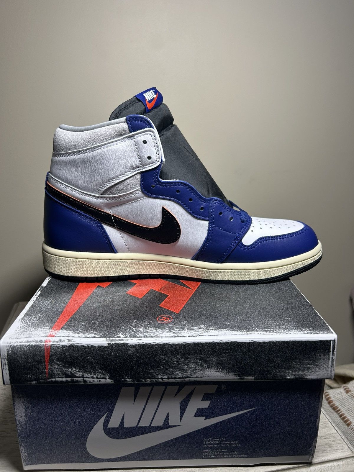 Jordan Brand Air Jordan 1 High OG Rare Air Size US 9 / EU 42 - 2 Thumbnail