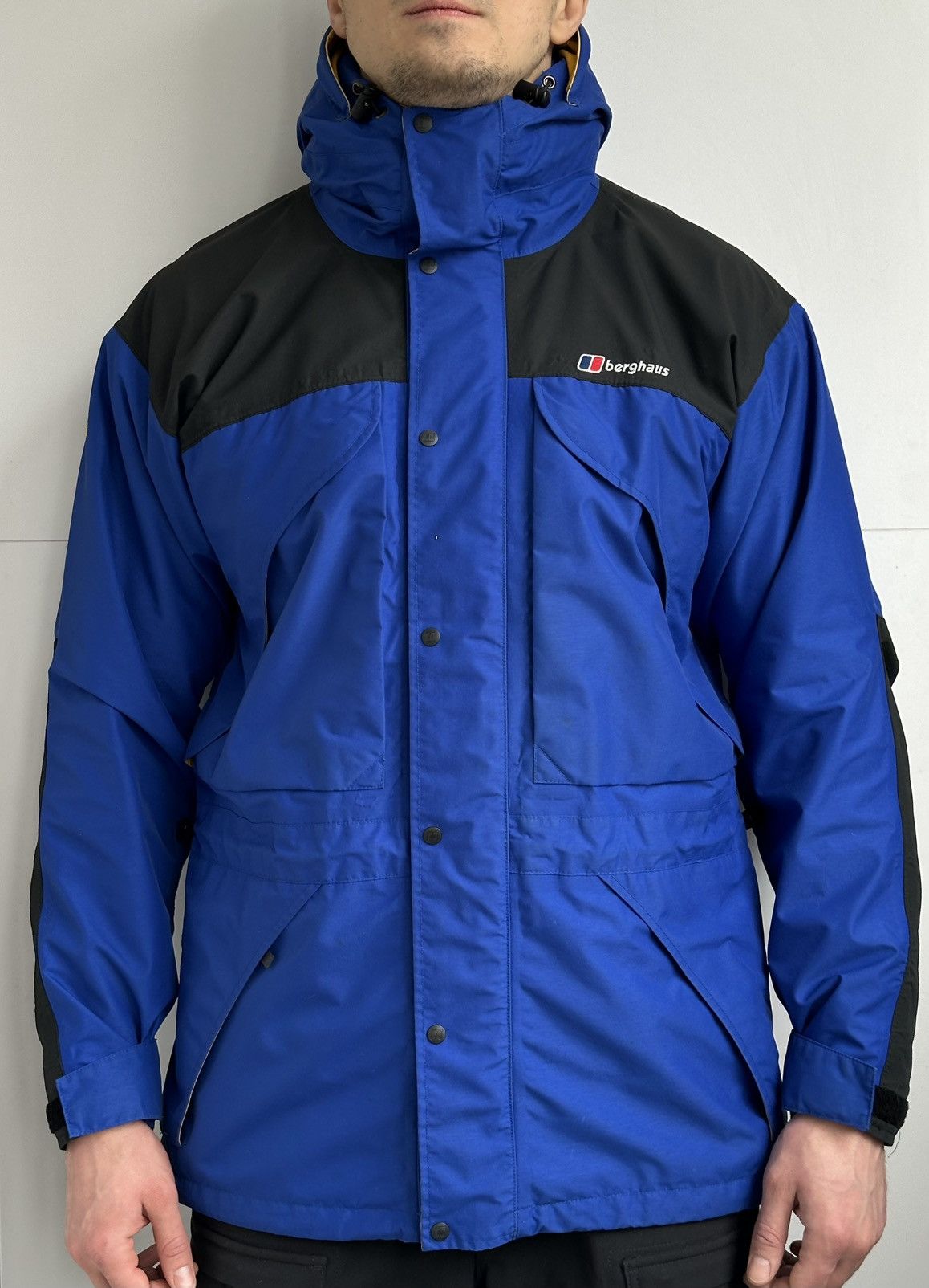 Berghaus Berghaus Mera Peak Goretex Waterproof Outdoor Jacket Size L Size US L / EU 52-54 / 3 - 1 Thumbnail