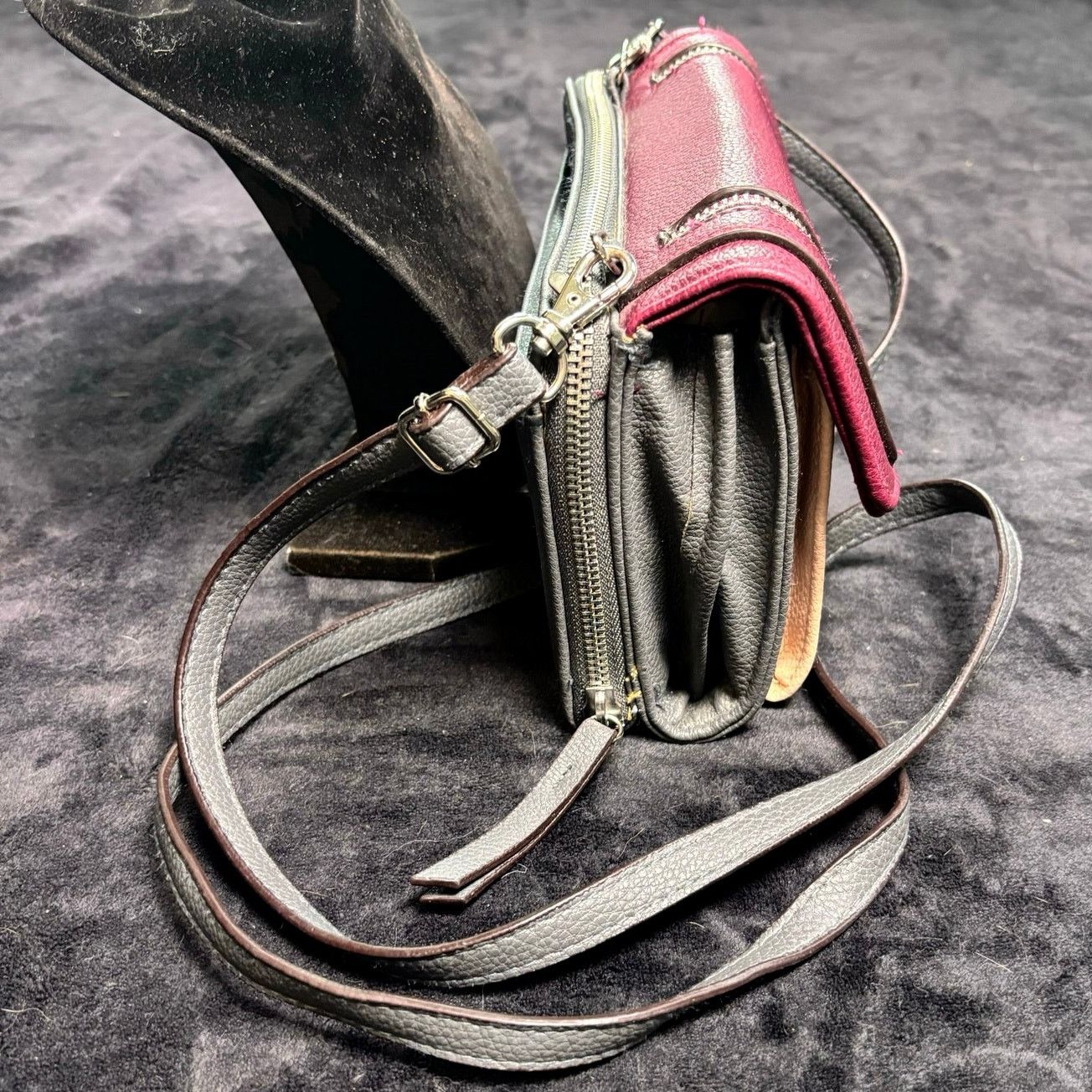 Jessica Simpson Black & Burgundy Jessica Simpson Purse Size ONE SIZE - 2 Thumbnail