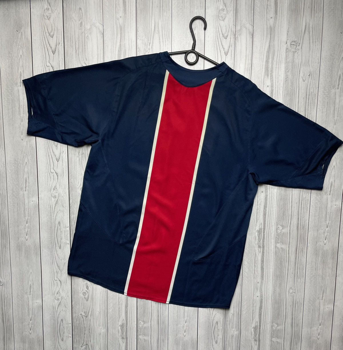 Vintage Vintage PSG Nike Paris Saint Germain Soccer jersey size L Size US L / EU 52-54 / 3 - 9 Thumbnail