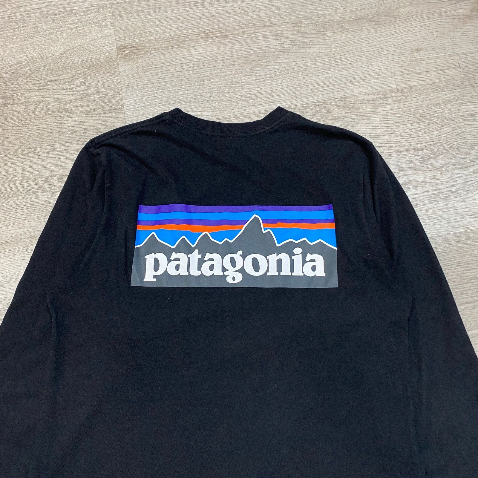 Patagonia Patagonia P-6 Logo Long Sleeve Responsibili-tee Shirt Small Size US S / EU 44-46 / 1 - 3 Thumbnail