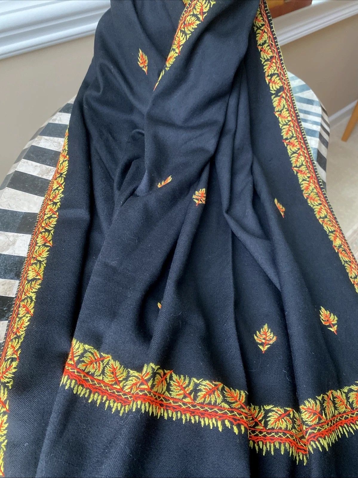 Other Vintage Virgin Wool Scarf Pashmina Black Hand Embroidered Size ONE SIZE - 3 Thumbnail