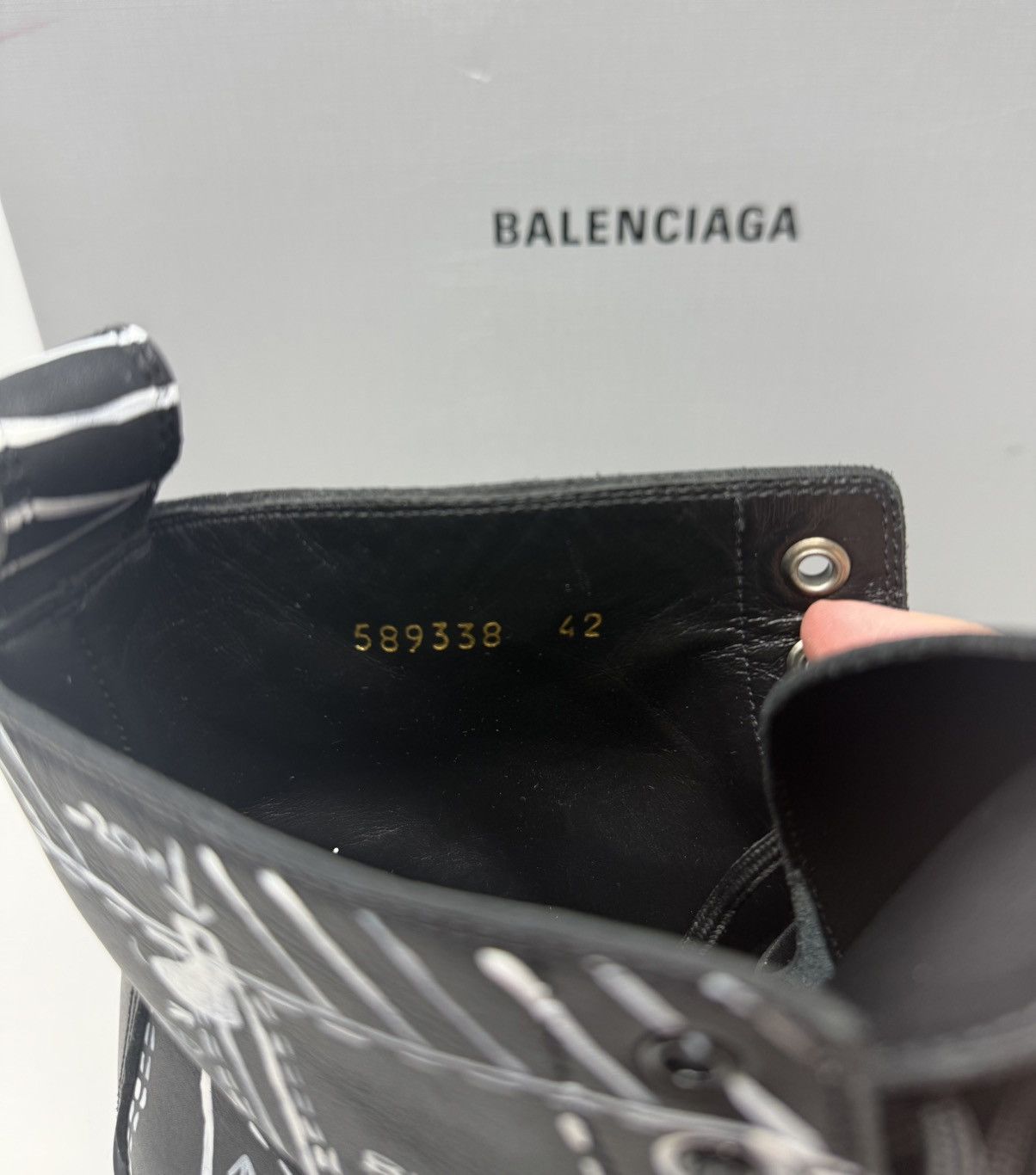 Balenciaga Balenciaga Strike Lace Up Graffiti Boots Size US 9 / EU 42 - 7 Thumbnail
