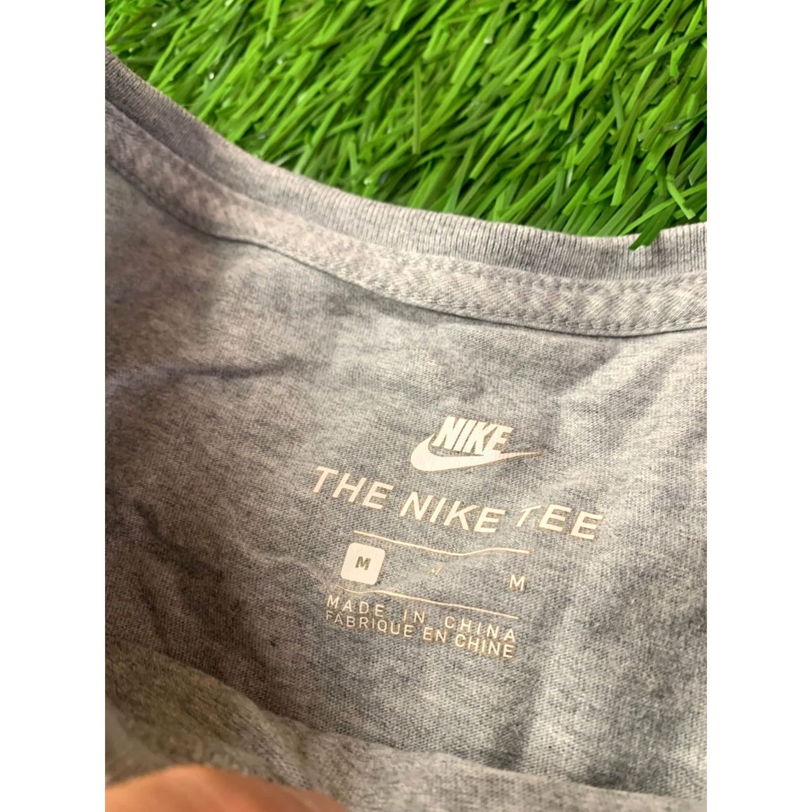 Nike NIKE ORIGINAL 2017 MEN SHIRT T-SHIRT TEE JERSEY SIZE M MEDIUM 834727-063 Gray and Black Casual Nike Shirt Mens Size US M / EU 48-50 / 2 - 4 Thumbnail