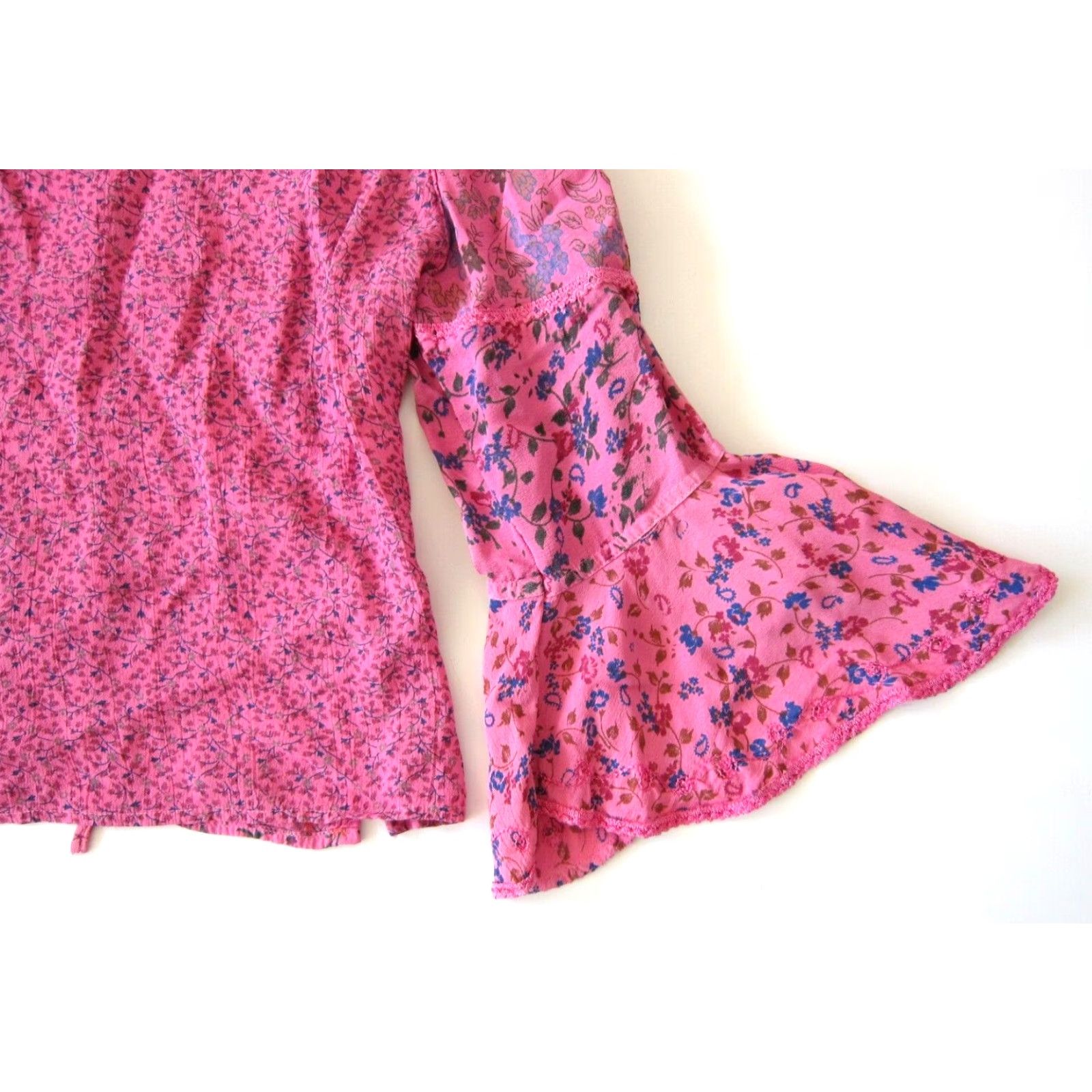 Vintage VINTAGE Flying High Blouse Shirt Floral Embroidered Pink Rayon Flare Sleeve V-Neck Cropped S/M Women Size S / US 4 / IT 40 - 5 Thumbnail