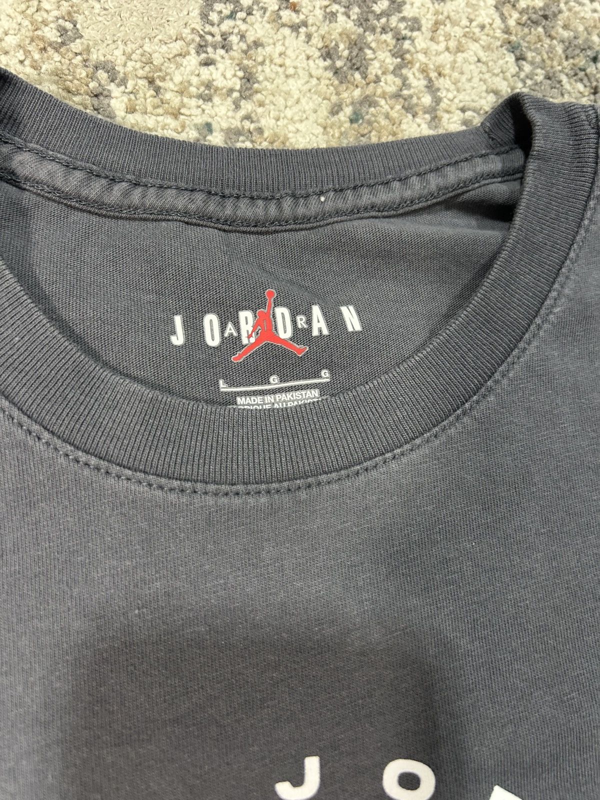 Jordan Brand Jordan Graphic Gray Dri-Fit Short-Sleeve Size US L / EU 52-54 / 3 - 5 Thumbnail