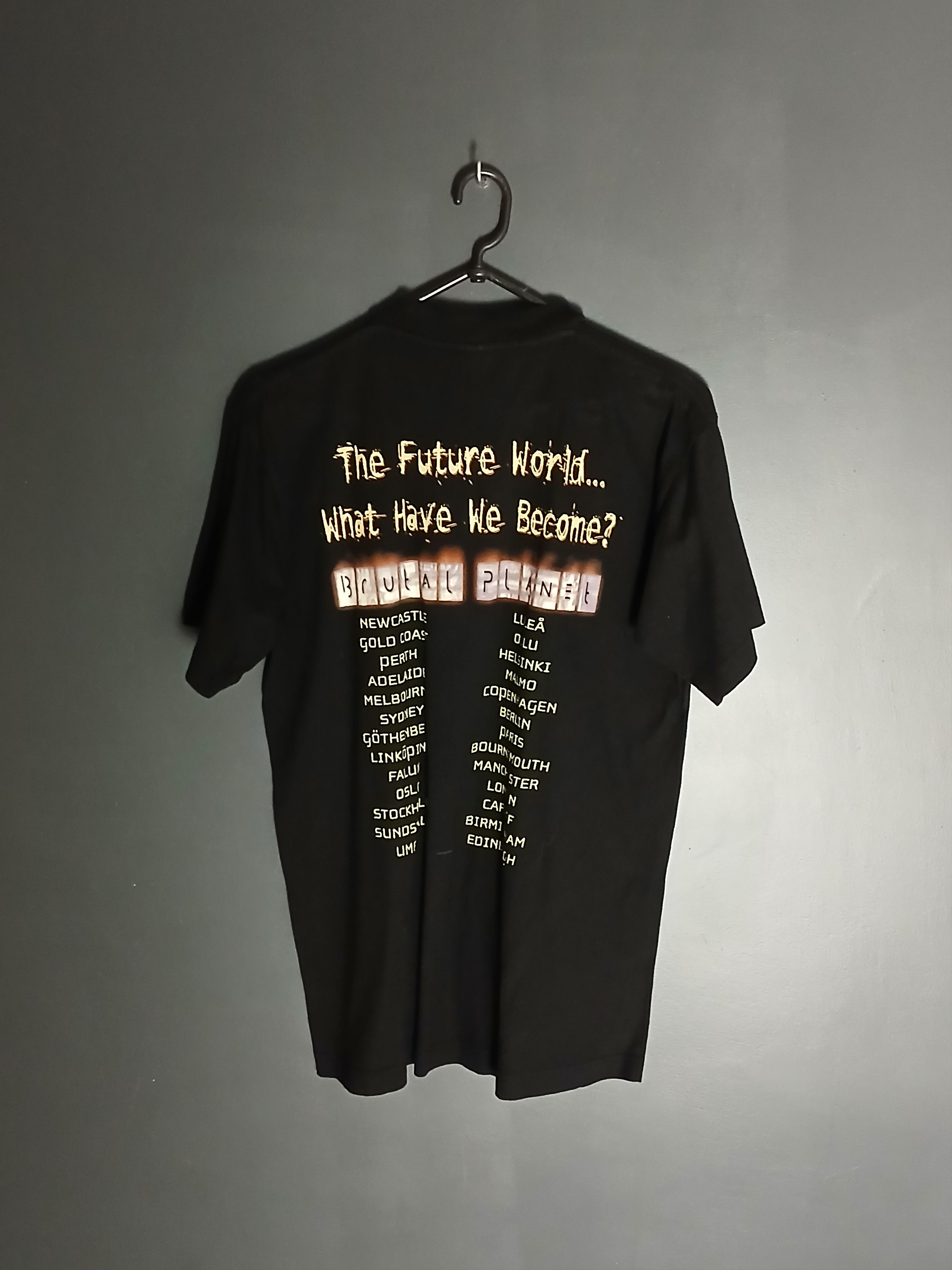 Band Tees × Vintage Vintage Alice Cooper Brutal Planet Tour T-Shirt Size US M / EU 48-50 / 2 - 2 Thumbnail