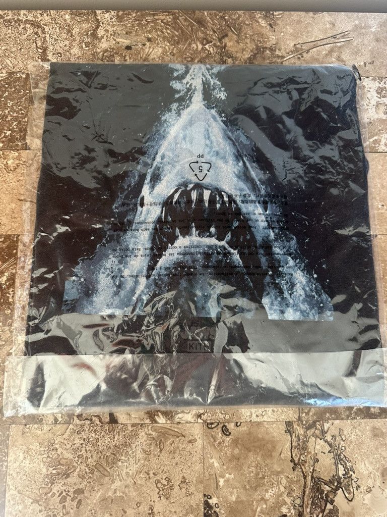 Kith Kith x JAWS Boat Poster Vintage Longsleeve Tee Black Size US XL / EU 56 / 4 - 4 Thumbnail