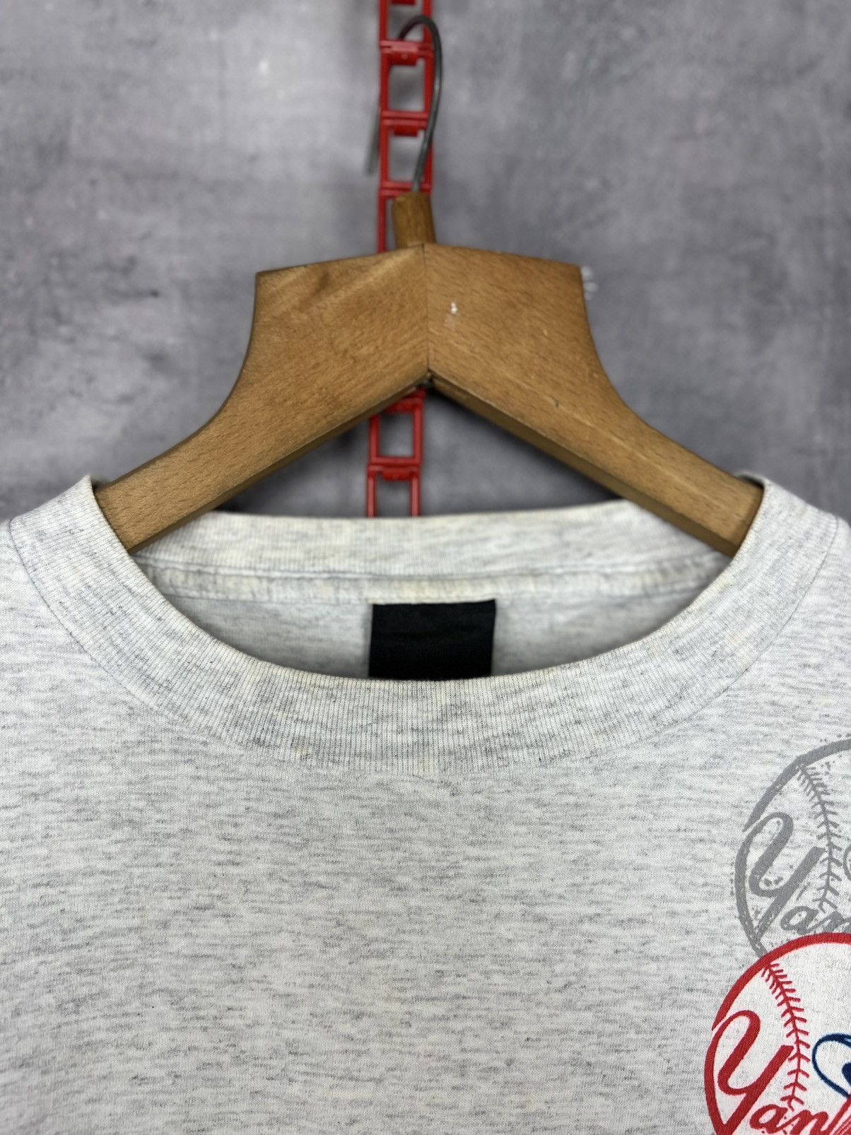 Changes × MLB × Vintage Vintage 1991 Los Angeles Dodgers Looney Toons Taz T-Shirt L Size US L / EU 52-54 / 3 - 13 Thumbnail