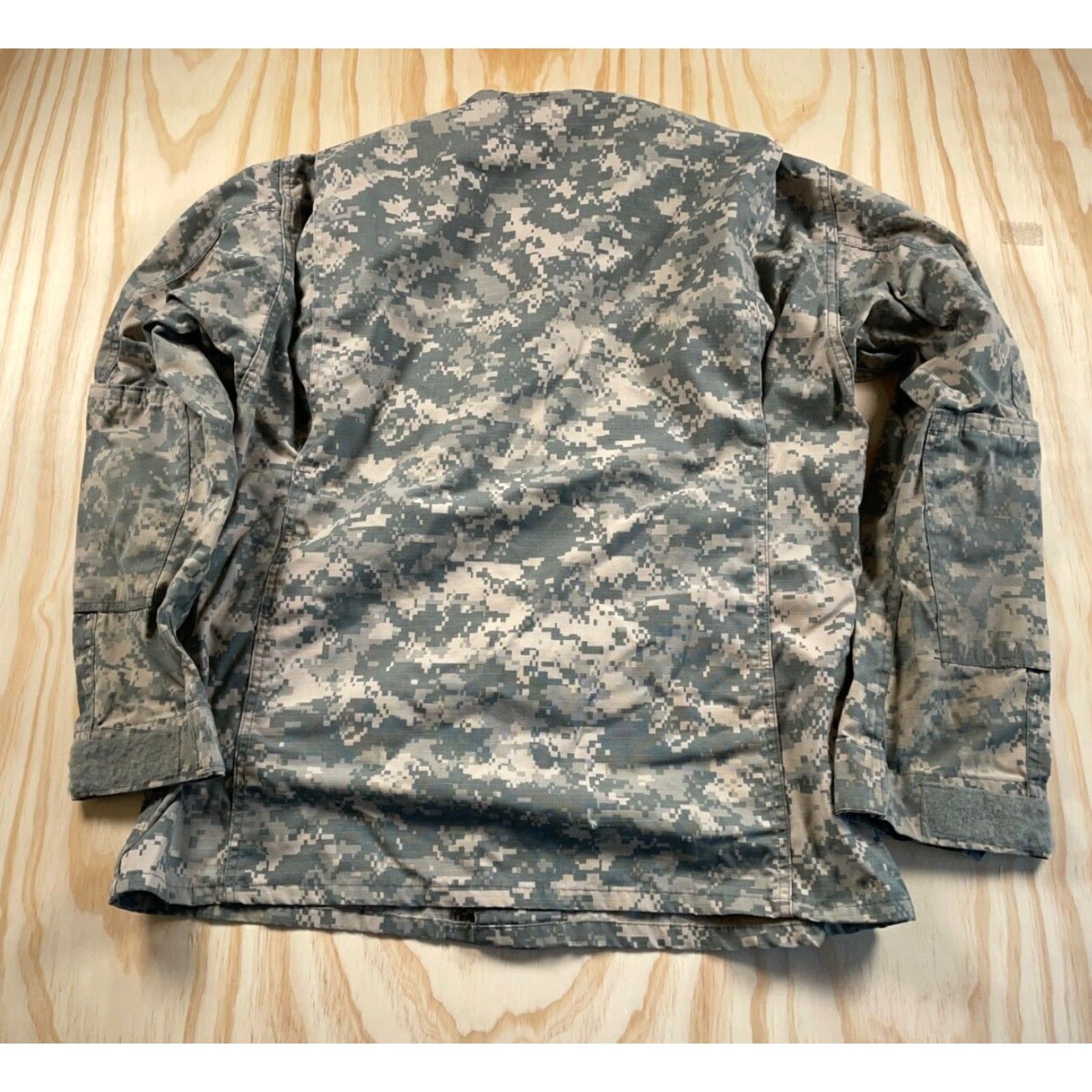 Vintage VINTAGE US Army Digital Camouflage Jacket Adult Medium Unicor Two-Way Zip Shacket Size US M / EU 48-50 / 2 - 2 Thumbnail