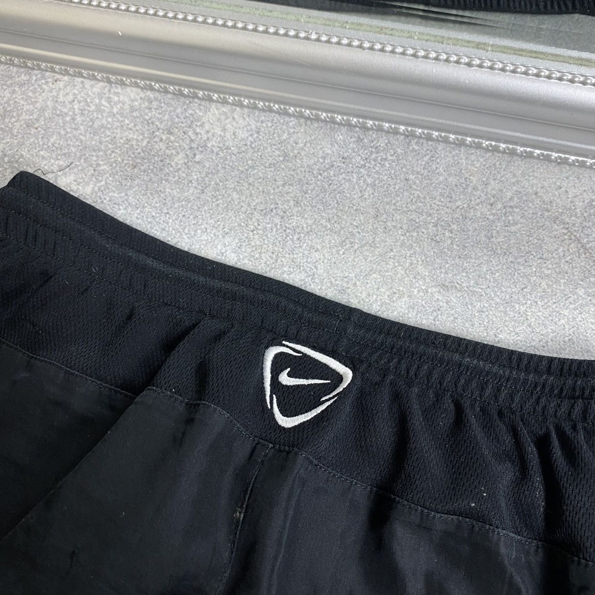 Nike Vintage Nike Track Pants Y2K Size US 30 / EU 46 - 4 Thumbnail