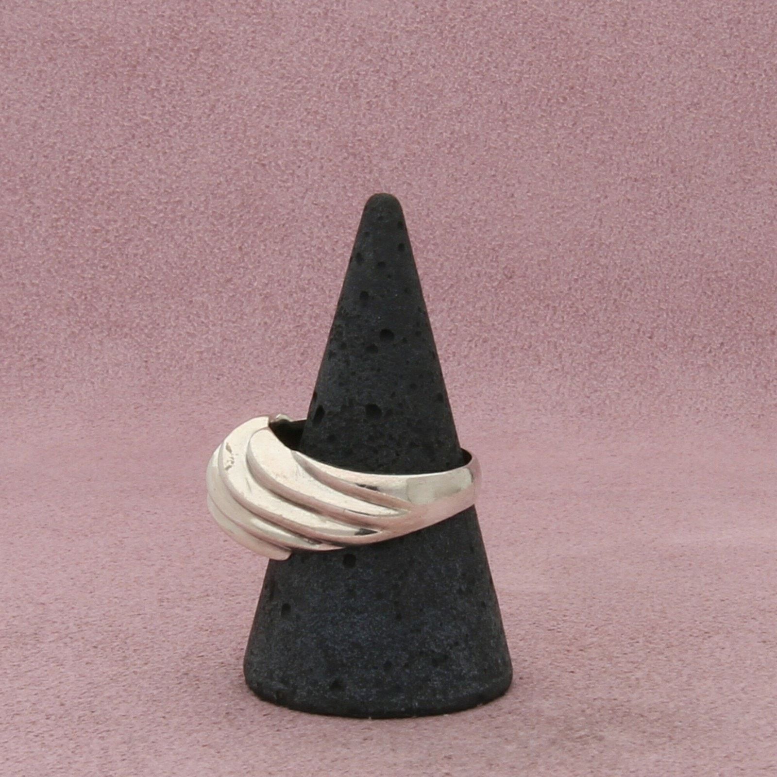 Sterling Silver sterling silver vintage scalloped dome ring size 10 Size ONE SIZE - 4 Thumbnail