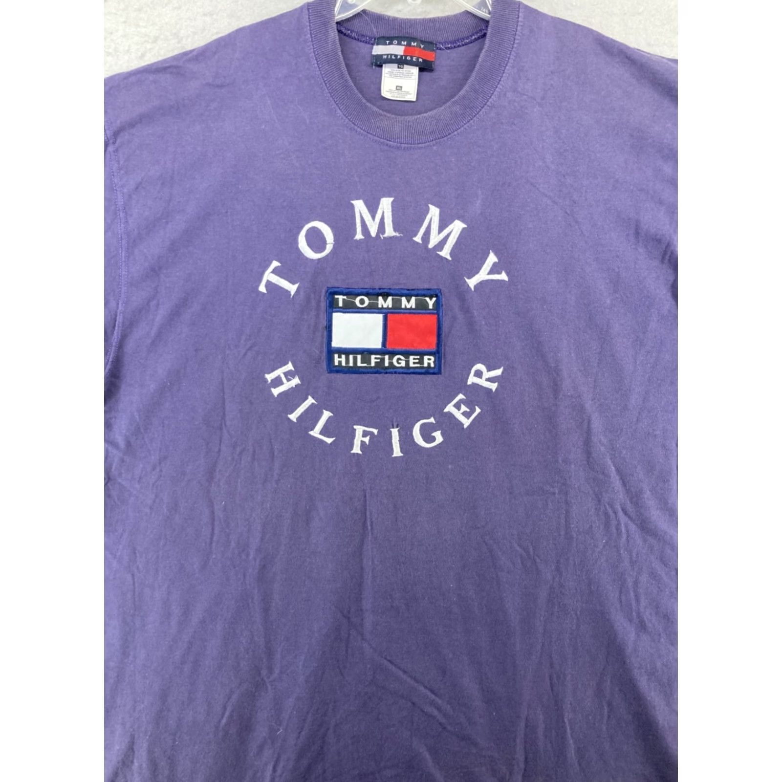 Tommy Hilfiger VINTAGE Tommy Hilfiger Graphic Tee Mens Purple XL Crew Neck Short Sleeve Retro Size US XL / EU 56 / 4 - 2 Thumbnail