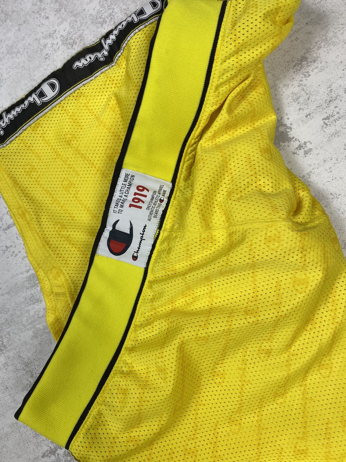 Champion ibrant Yellow Champion Mesh Shorts with Logo Side Taping Size US 34 / EU 50 - 6 Thumbnail
