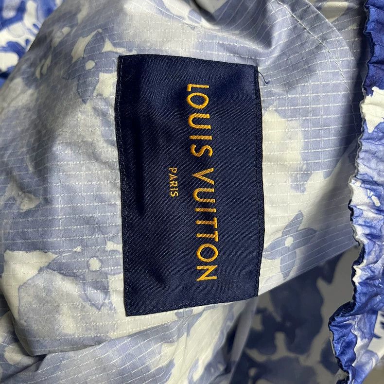 Louis Vuitton LOUIS VUITTON Blue ink logo printed hooded windproof jacket Size US M / EU 48-50 / 2 - 4 Thumbnail
