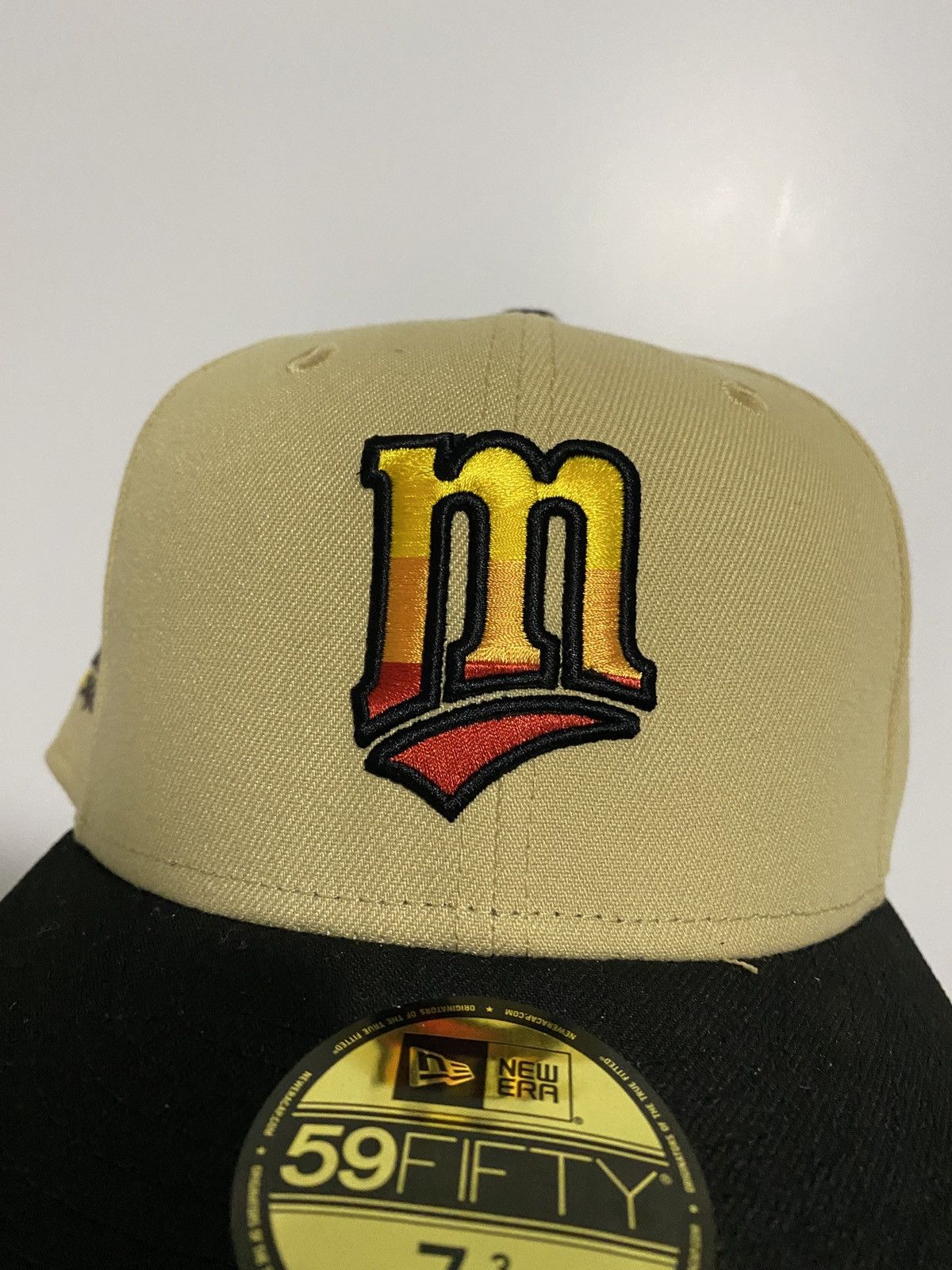 New Era Twins super Mario inspo fitted size 7 3/8 Size ONE SIZE - 2 Thumbnail