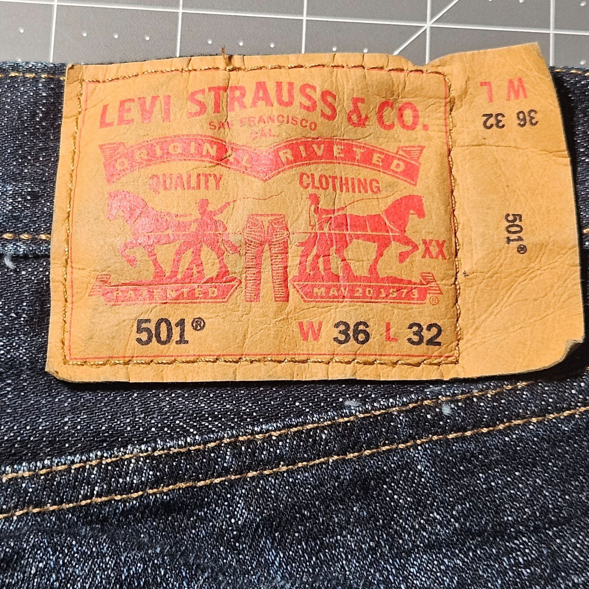 Levi's Levi’s Men’s 501 Button Fly Straight-Leg Jeans Dark Wash 36x Size US 36 / EU 52 - 4 Thumbnail