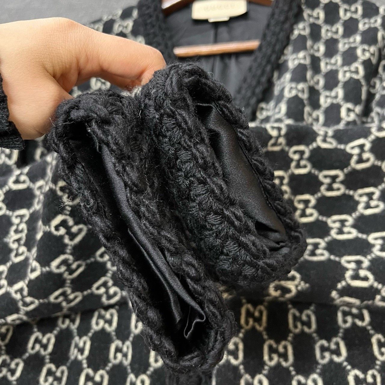 Gucci Gucci Black thick full-print tweed cardigan sweater 2501-Ne Size US S / EU 44-46 / 1 - 6 Thumbnail