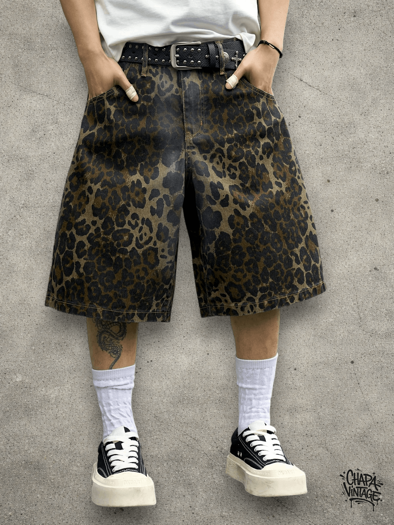 Vintage Leopard denim shorts Size US 32 / EU 48 - 2 Thumbnail