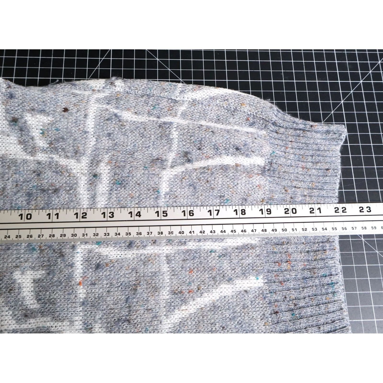 Vintage VINTAGE 80s Donegal Wool Blend Abstract Pattern Sweater Men Small Gray Italy Made Crew Neck Pullover Knit Vintage Mens Small Gray Abstract Pattern Size US S / EU 44-46 / 1 - 7 Thumbnail