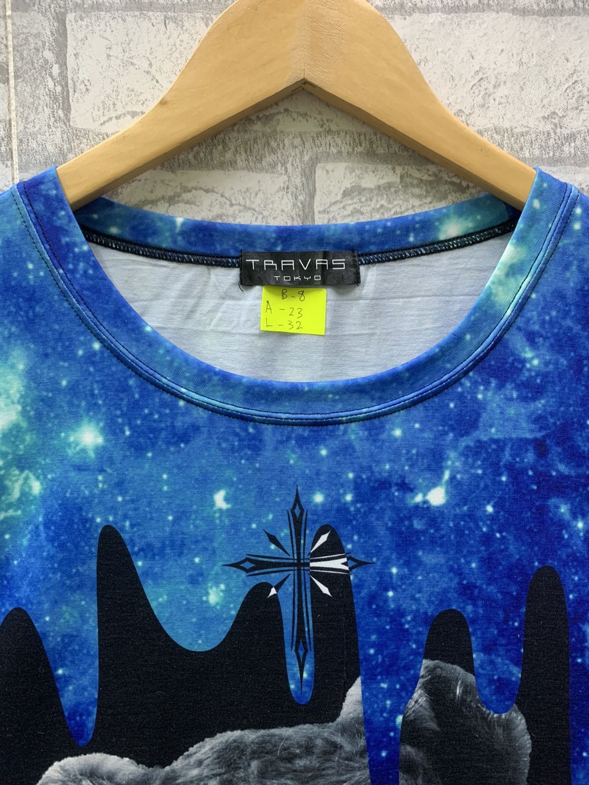 Japanese Brand Travas Tokyo Nice Design T-shirts Size US XL / EU 56 / 4 - 4 Thumbnail