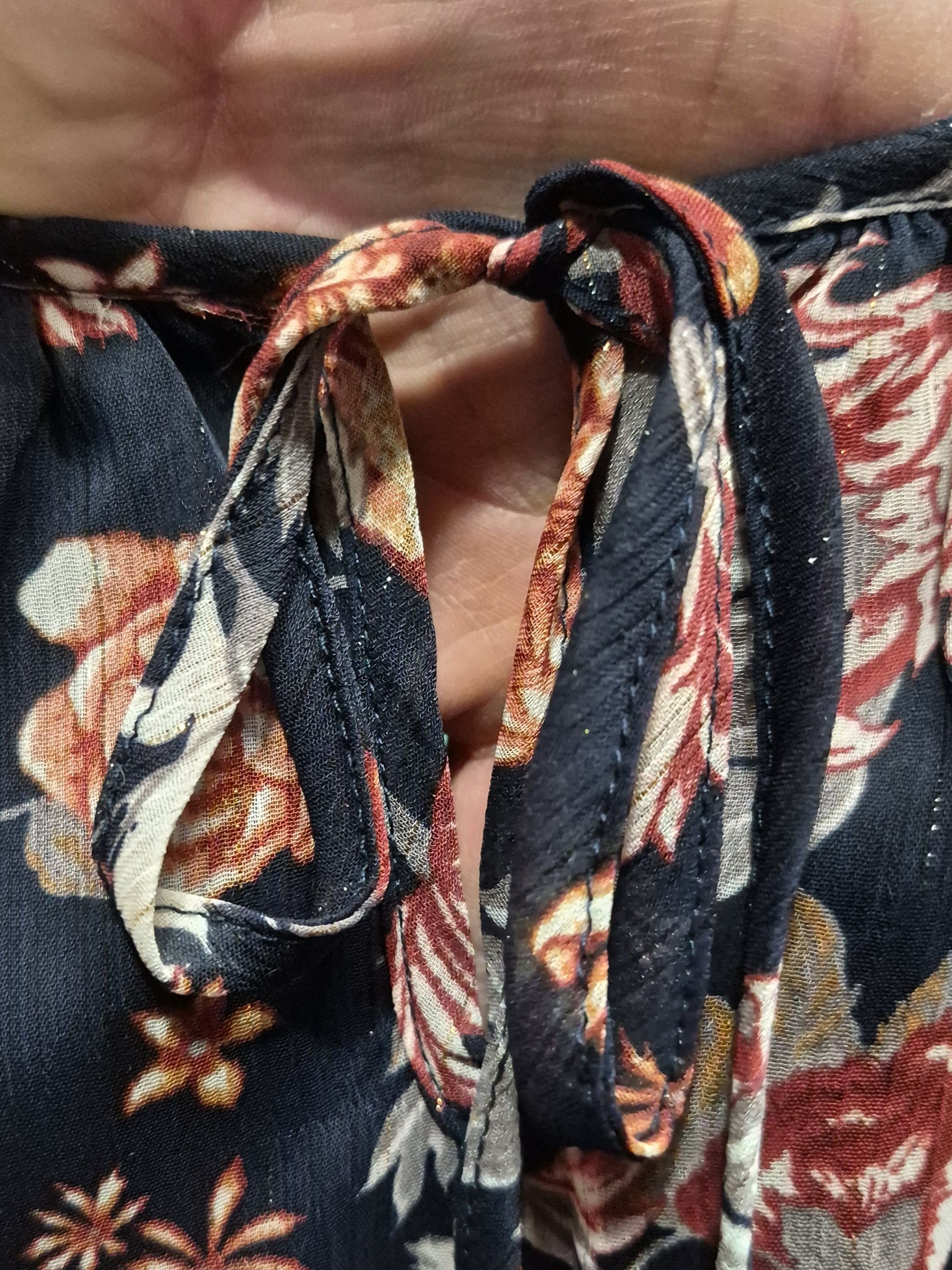Other Maurices 3X Navy Blue Floral Tie-Neck Peasant Top NWT Size 3XL / US 20-22 - 9 Thumbnail