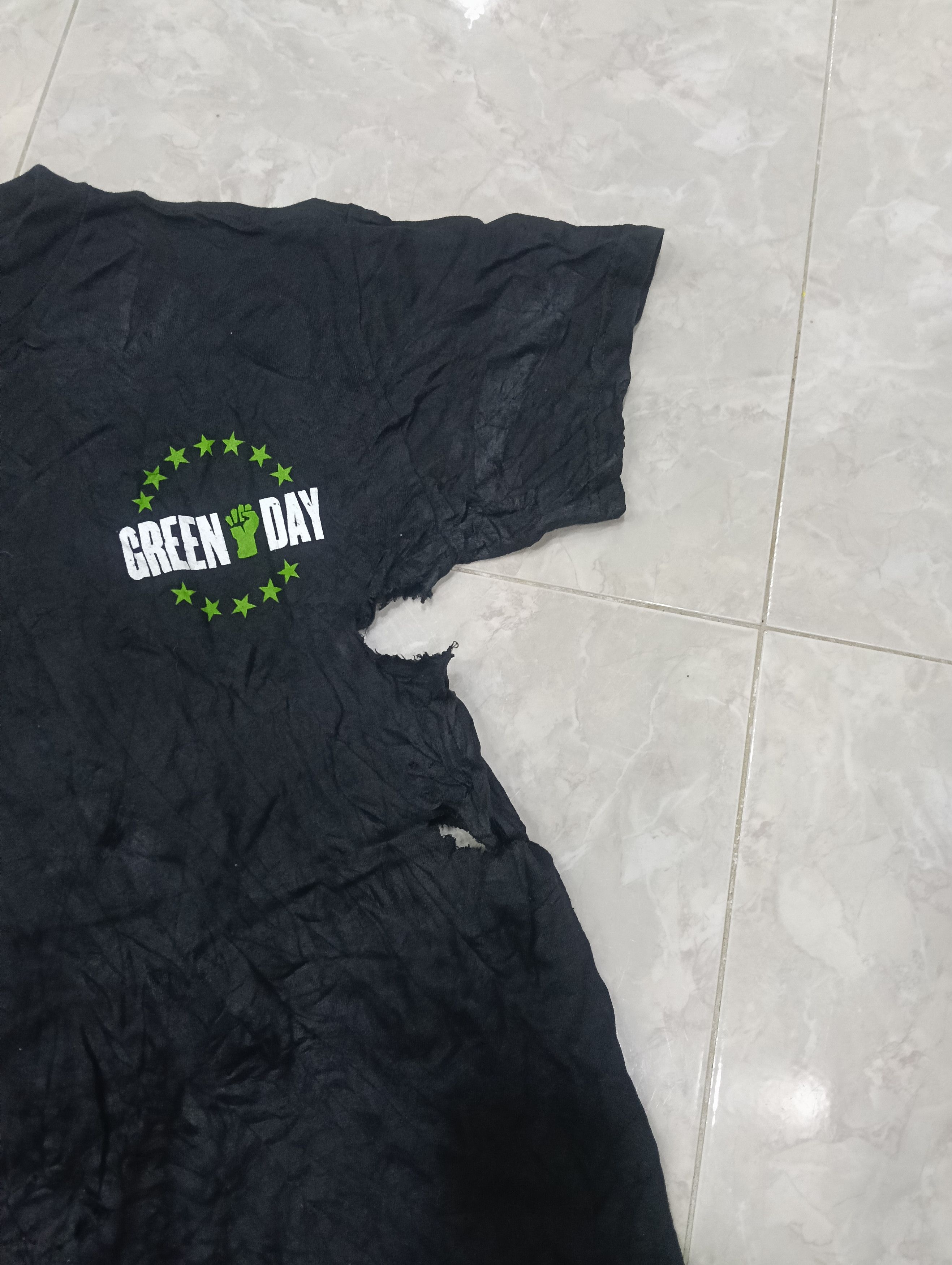 Band Tees Vintage Thrashed Y2K Green day American Idiot Size US S / EU 44-46 / 1 - 5 Thumbnail