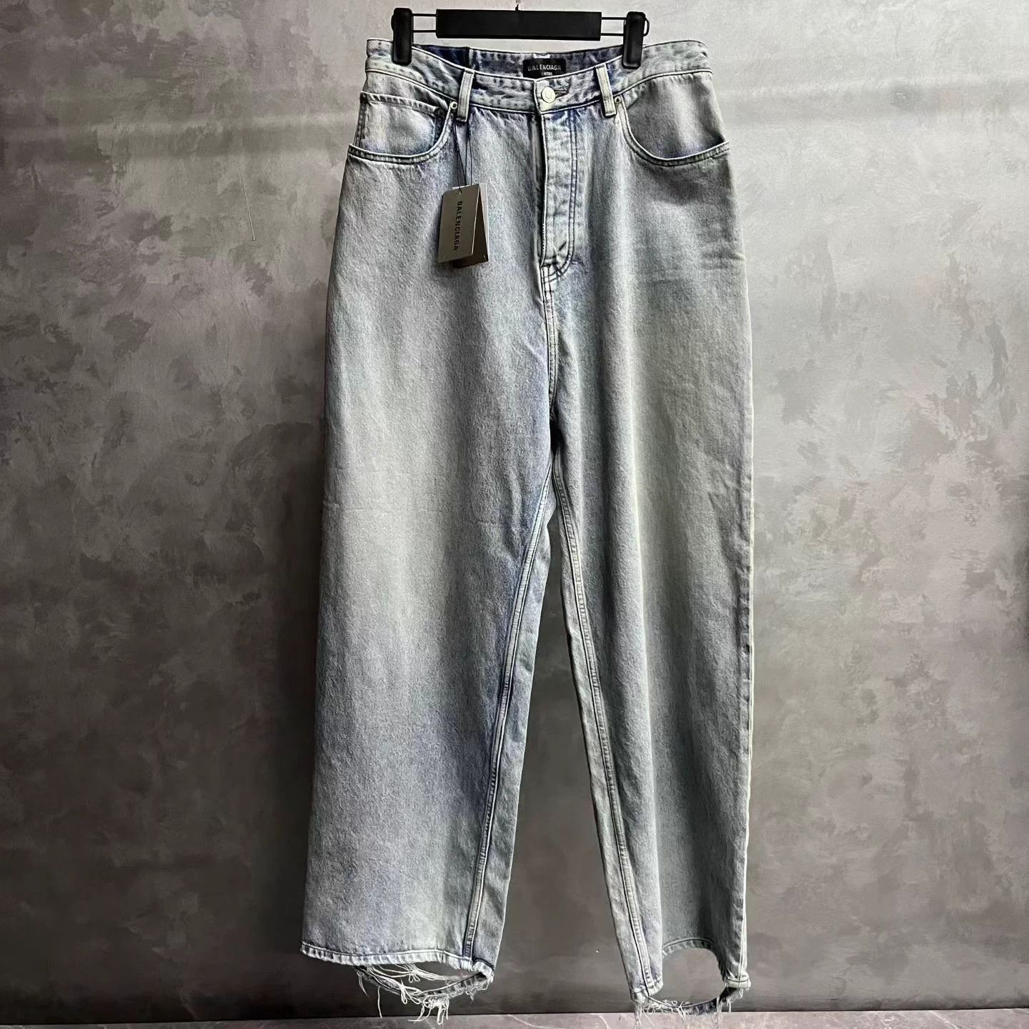 Balenciaga Balenciaga Blue Washed Logo Tag Mid-Waist Jeans S Size US 26 / EU 42 - 1 Thumbnail