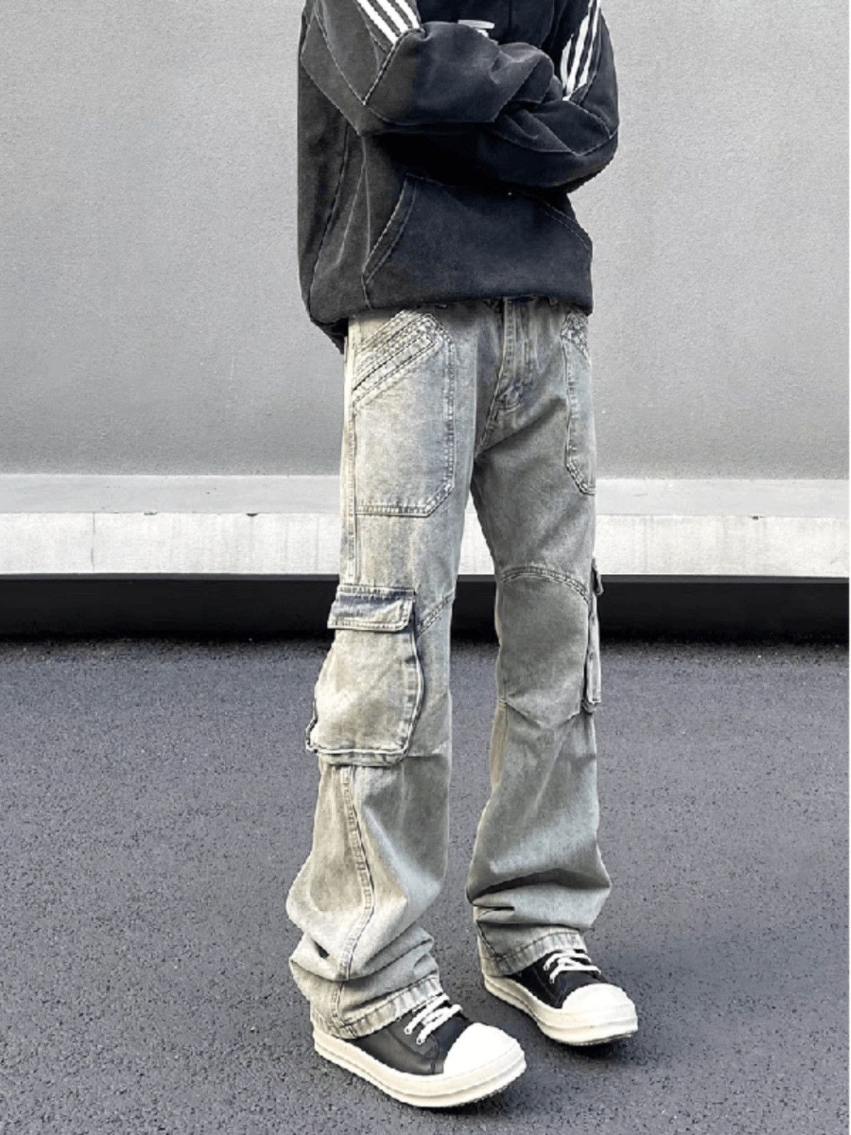 Japanese Brand Men's hip-hop straight leg multi-pocket flared jeans Size US 32 / EU 48 - 3 Thumbnail