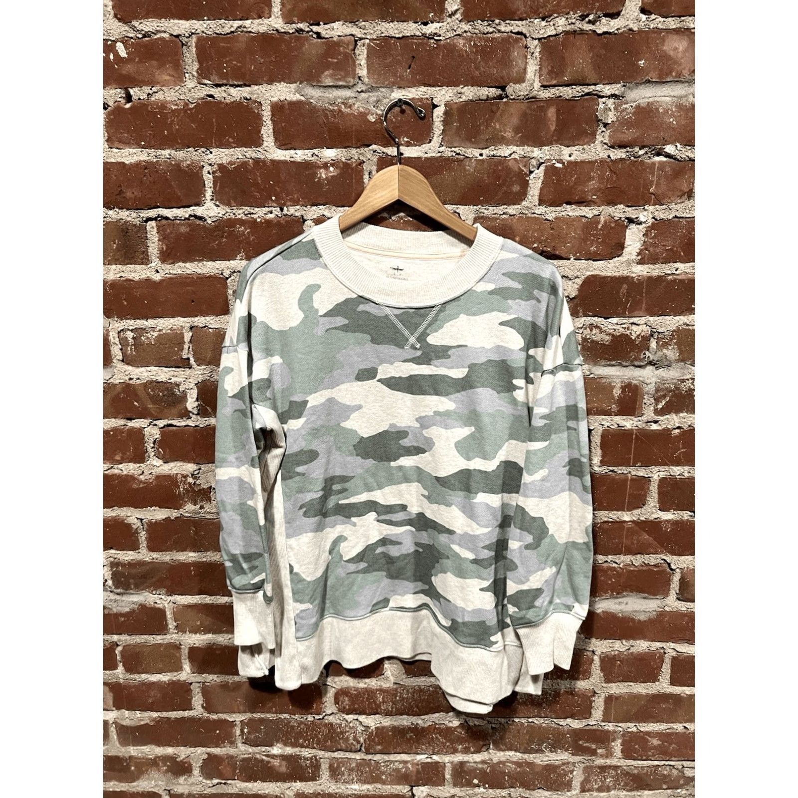 Vintage Aerie Womens Sweatshirt Pullover Long Sleeve Camouflage Green Size S Pullover Sweatshirt Womens Small Green Camouflage Pullover Size S / US 4 / IT 40 - 2 Thumbnail