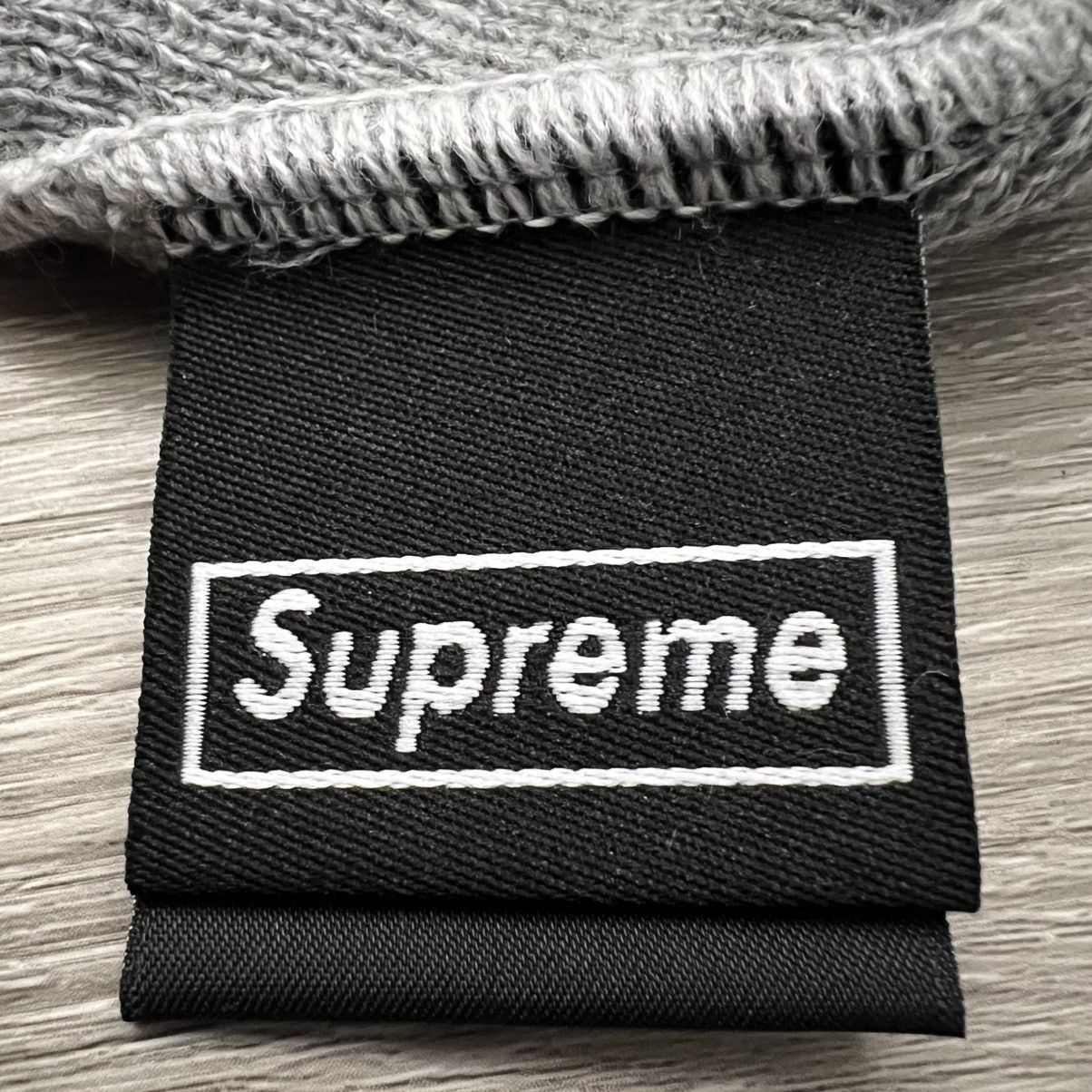 New Era × Supreme Supreme New Era Box Logo Beanie FW25 Grey Size ONE SIZE - 7 Thumbnail