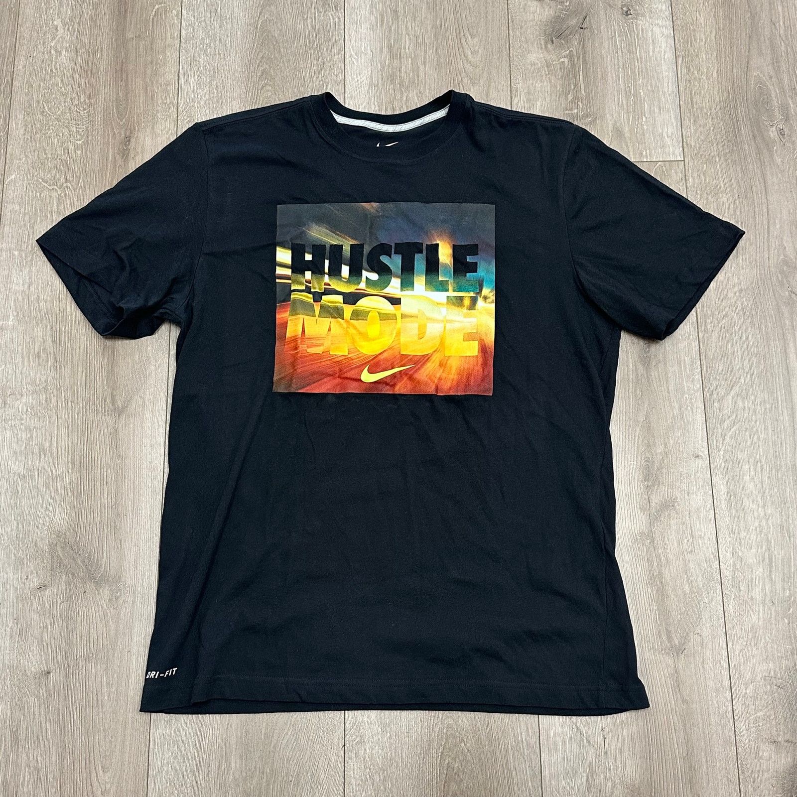 Nike Nike Dri Fit Hustle Mode Graphic Tee T Shirt Size Large L Size US L / EU 52-54 / 3 - 1 Thumbnail