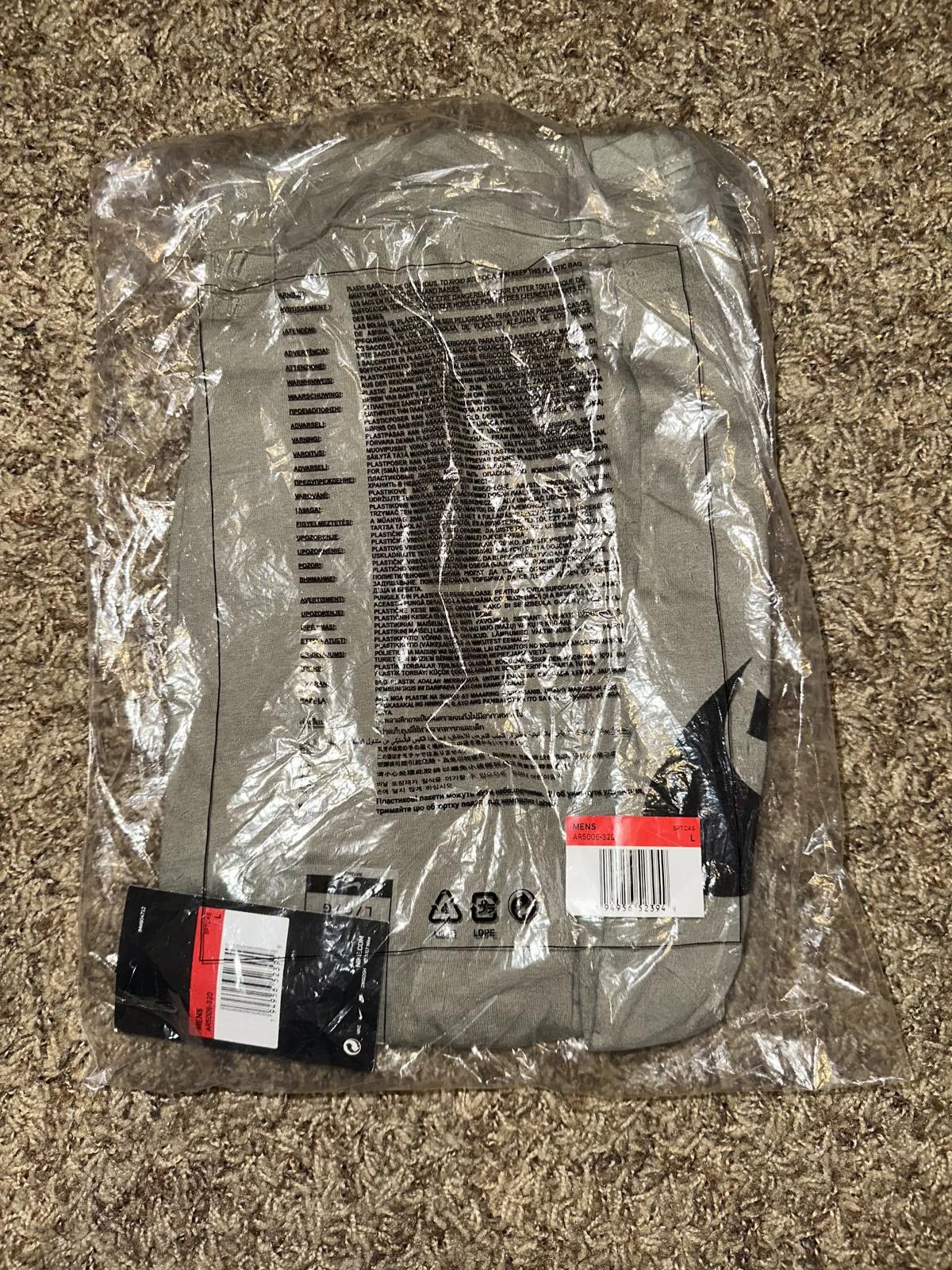 Nike Nike Sportswear Just Do It Graphic Tee T-Shirt Sample Size US L / EU 52-54 / 3 - 9 Thumbnail