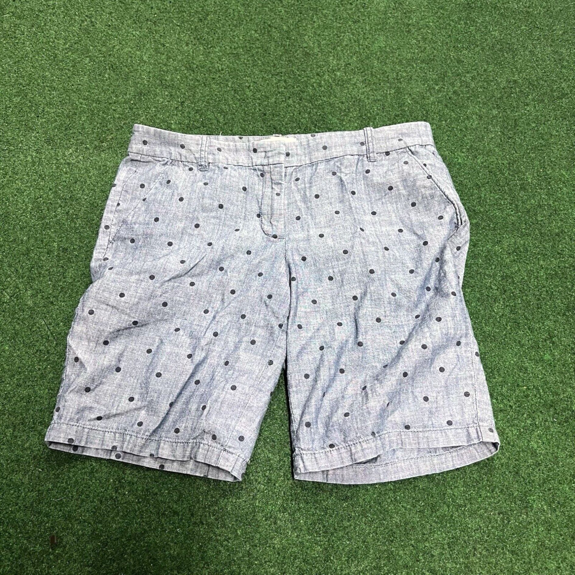 J.Crew J. Crew Bermuda Blue Gray Dot Shorts Size 4 Summer Outdoors Size 27" / US 4 / IT 40 - 1 Thumbnail