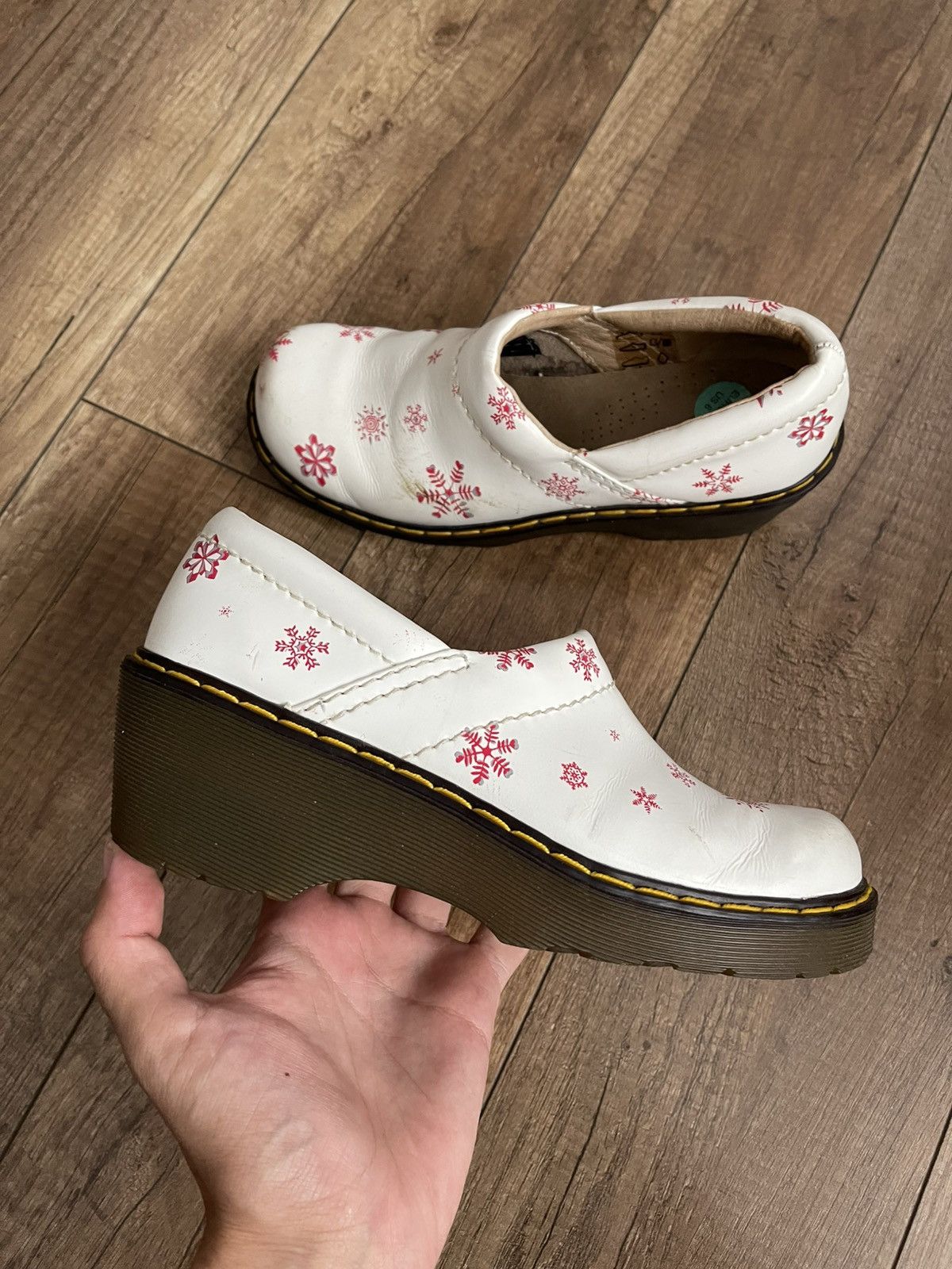 Dr. Martens Dr Martens Snowflake Boots Low Top Size US 6 / IT 36 - 5 Thumbnail