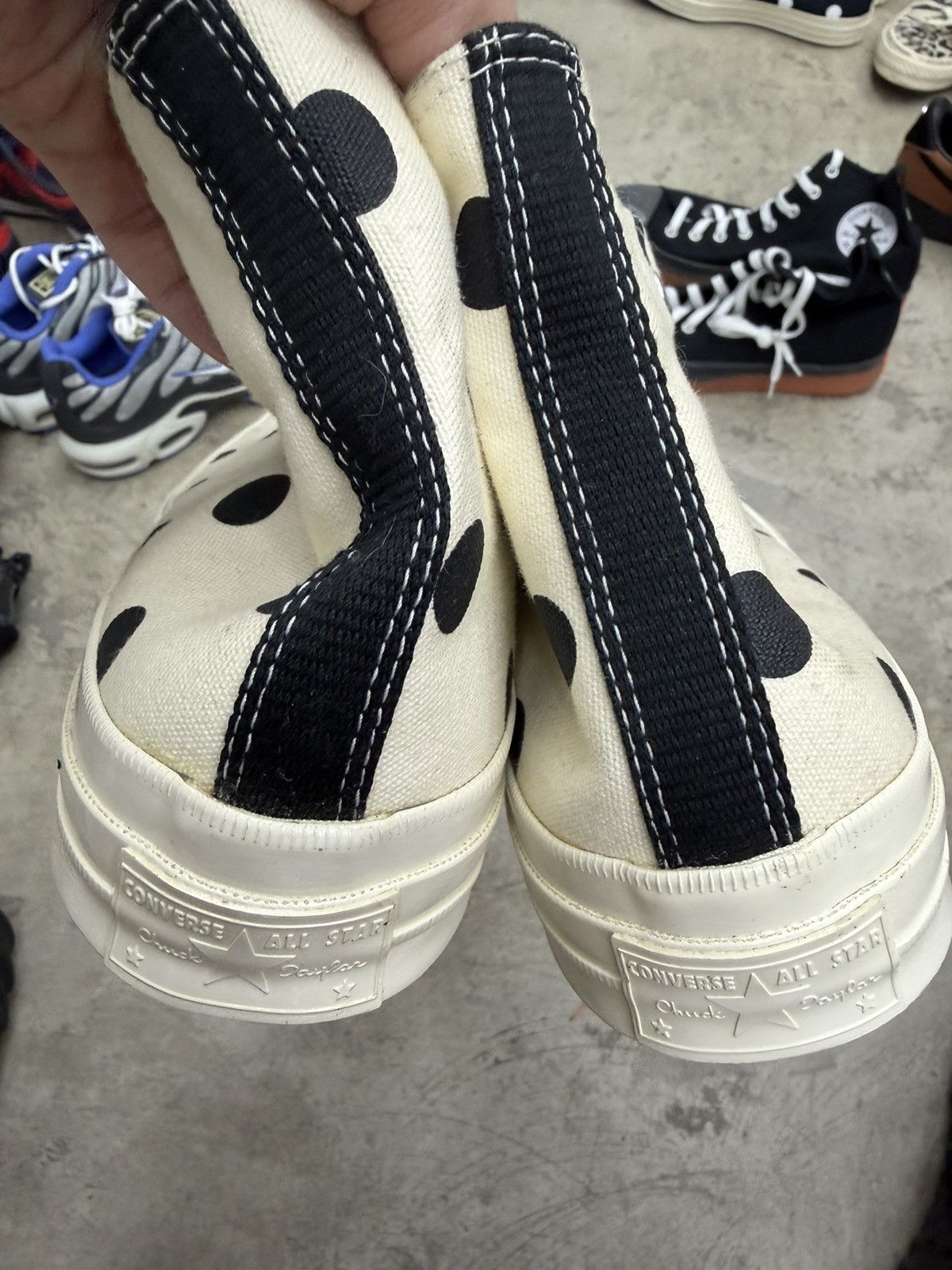 Comme des Garcons PLAY × Converse Comme Des Garcons Converse High Top White Polka Dot Size US 11 / EU 44 - 6 Thumbnail