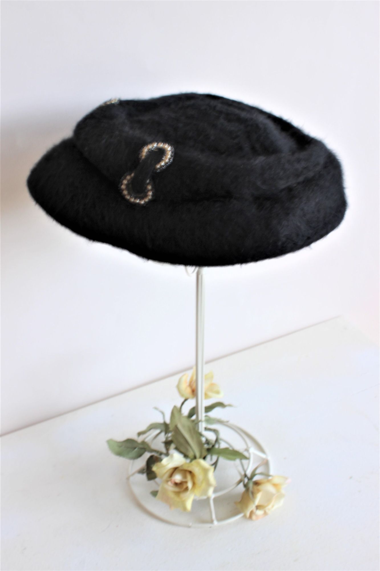 Vintage Vintage 1940s Hat, Black Plate Hat with Faux Pearls, Milline Size ONE SIZE - 10 Thumbnail