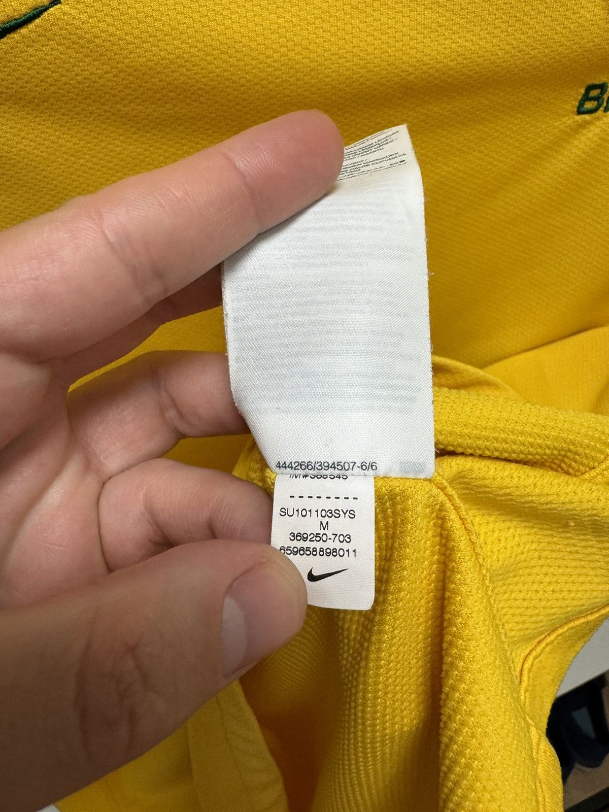 Nike Brasil Brazil nike soccer jersey M vintage 2010/11 Size US M / EU 48-50 / 2 - 7 Thumbnail