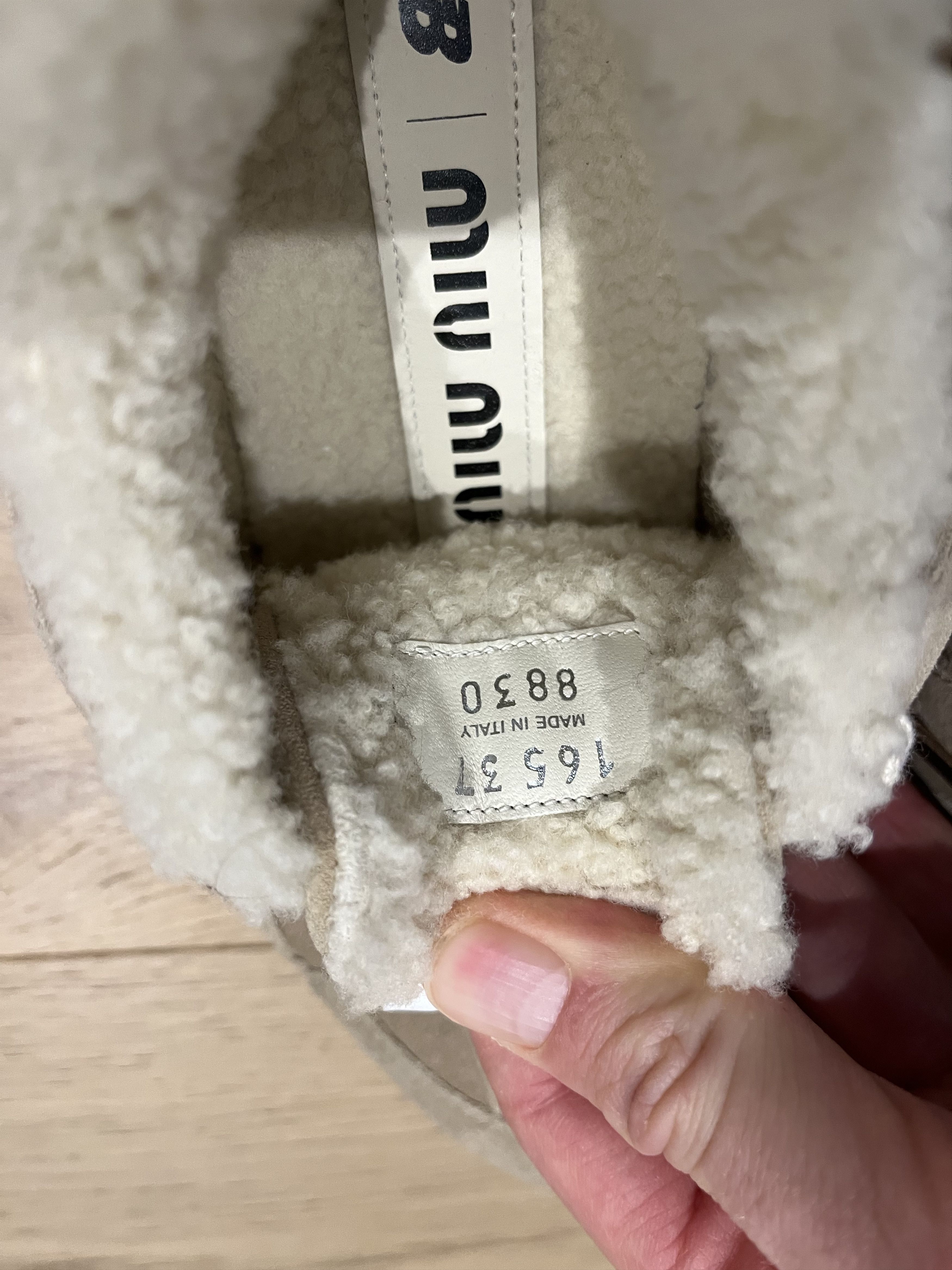 Miu Miu × New Balance New Balance 530 SL Miu Miu Ecru Shearling (Women's) Size US 7 / IT 37 - 6 Thumbnail