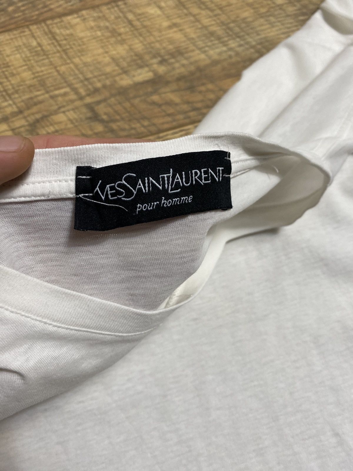 Yves Saint Laurent Vintage YSL Pour Homme ETE 2000 Graphic T-Shirt White Size US L / EU 52-54 / 3 - 3 Thumbnail