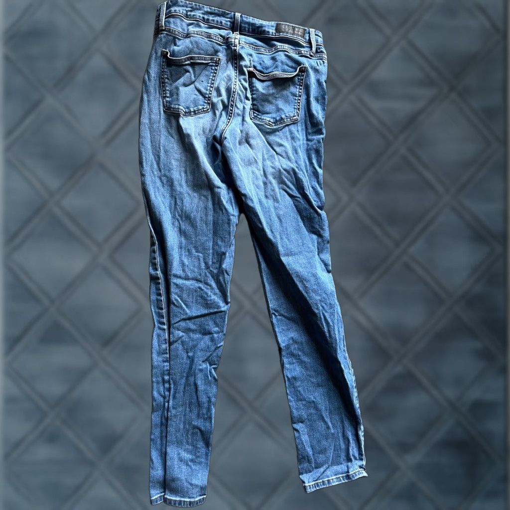 Calvin Klein Calvin Klein Women Jeans Ultimate Skinny Distressed Medium Wash Blue 8 Regular Size 30" / US 8 / IT 44 - 1 Thumbnail