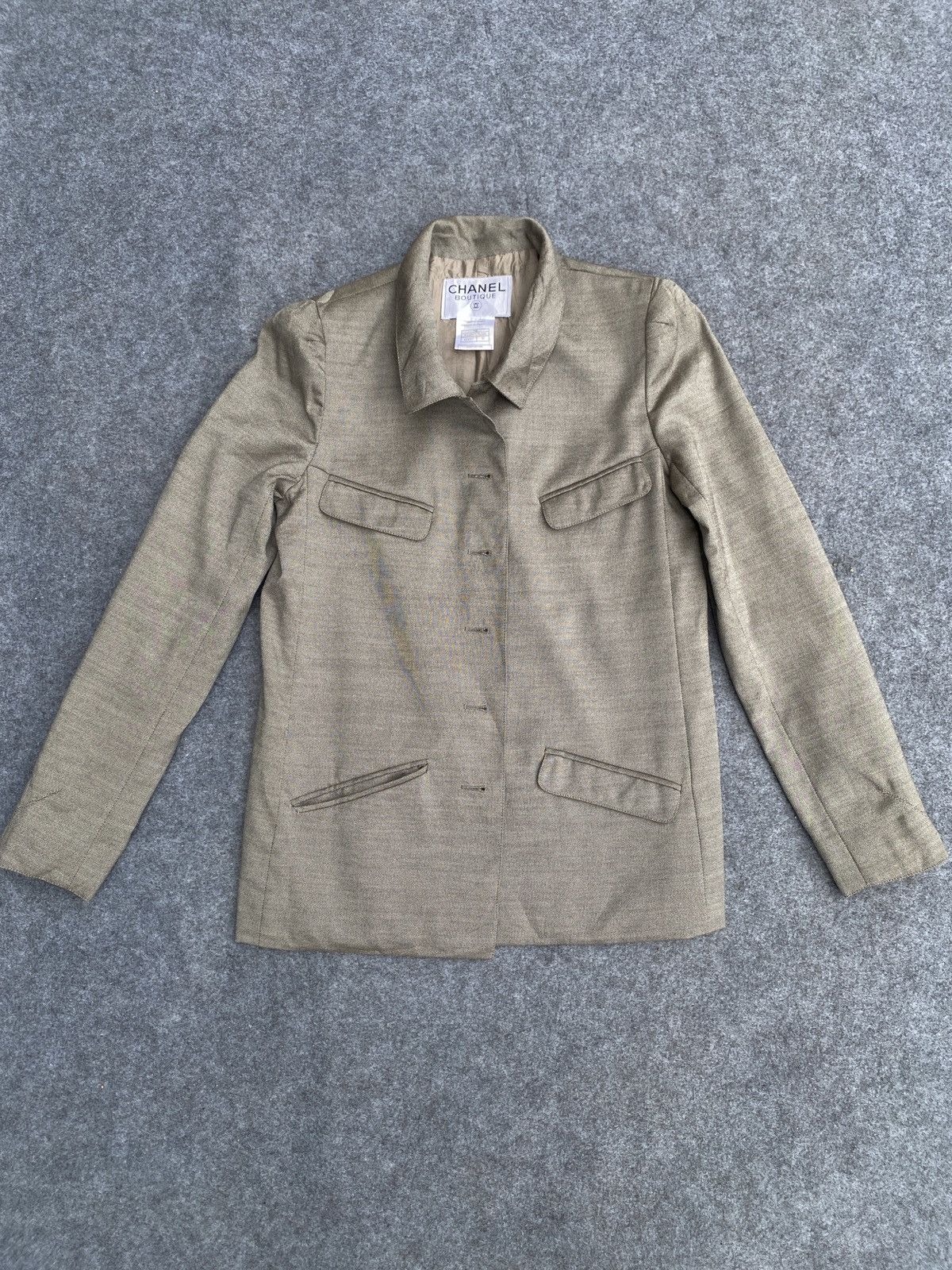 Chanel Chanel boutique missing button jacket Size XS / US 0-2 / IT 36-38 - 1 Thumbnail