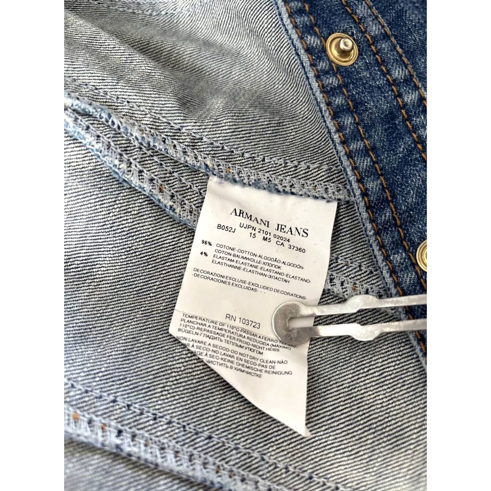 Vintage Armani Jeans Womens Denim Jacket Regular Size 40 Blue Cotton Long Sleeve Button Up Jacket Size S / US 4 / IT 40 - 5 Thumbnail