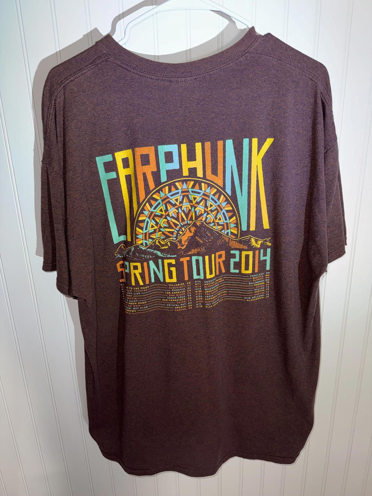 Gildan Earthpunk Spring Tour 2014 Graphic T-Shirt XL Size US XL / EU 56 / 4 - 1 Thumbnail