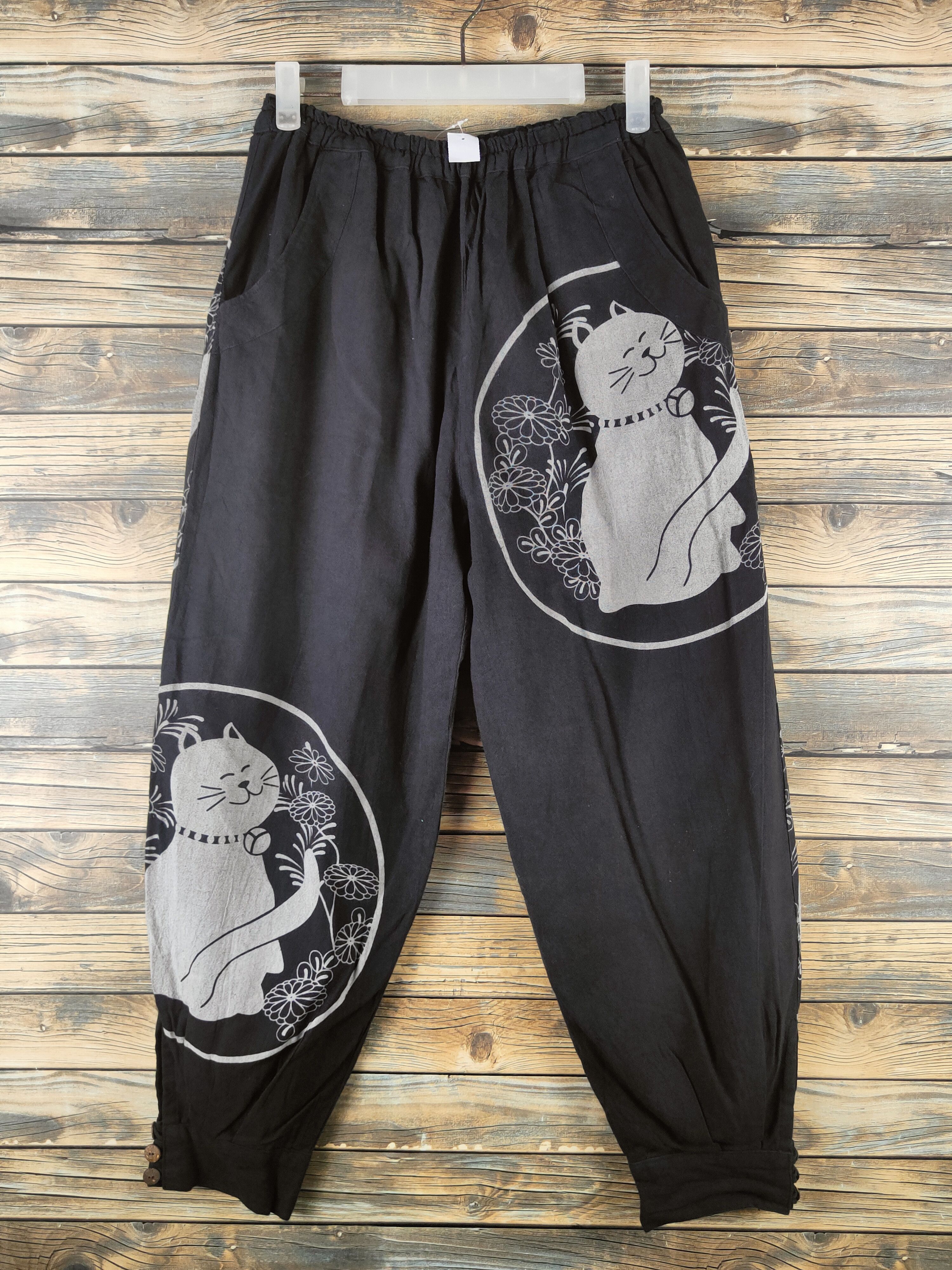 Japanese Brand DL Ethnic Labels Black Multipocket Joggers #46-844 Size 30" / US 8 / IT 44 - 1 Thumbnail
