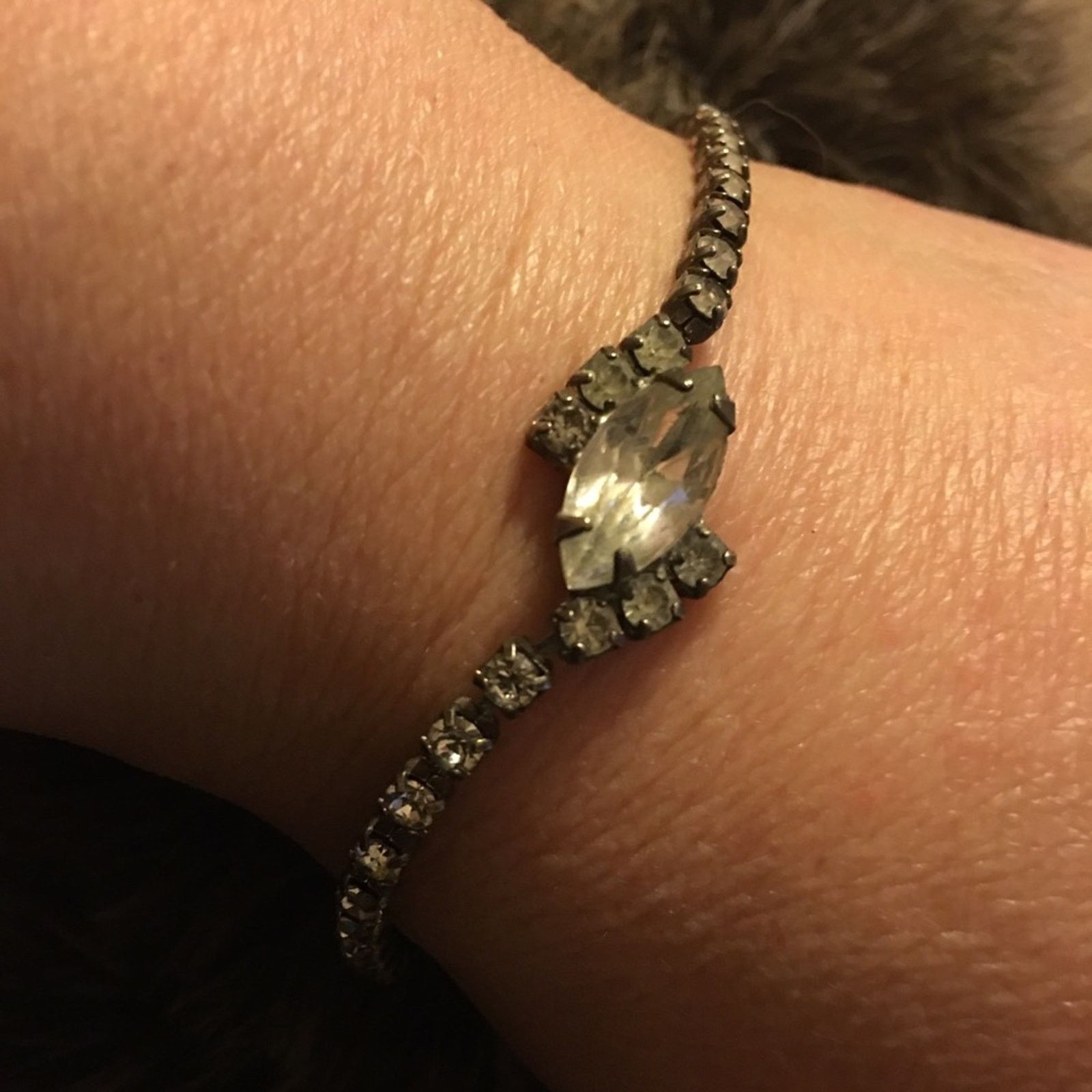 Vintage Vintage faceted rhinestone silver tone bracelet Size ONE SIZE - 8 Thumbnail