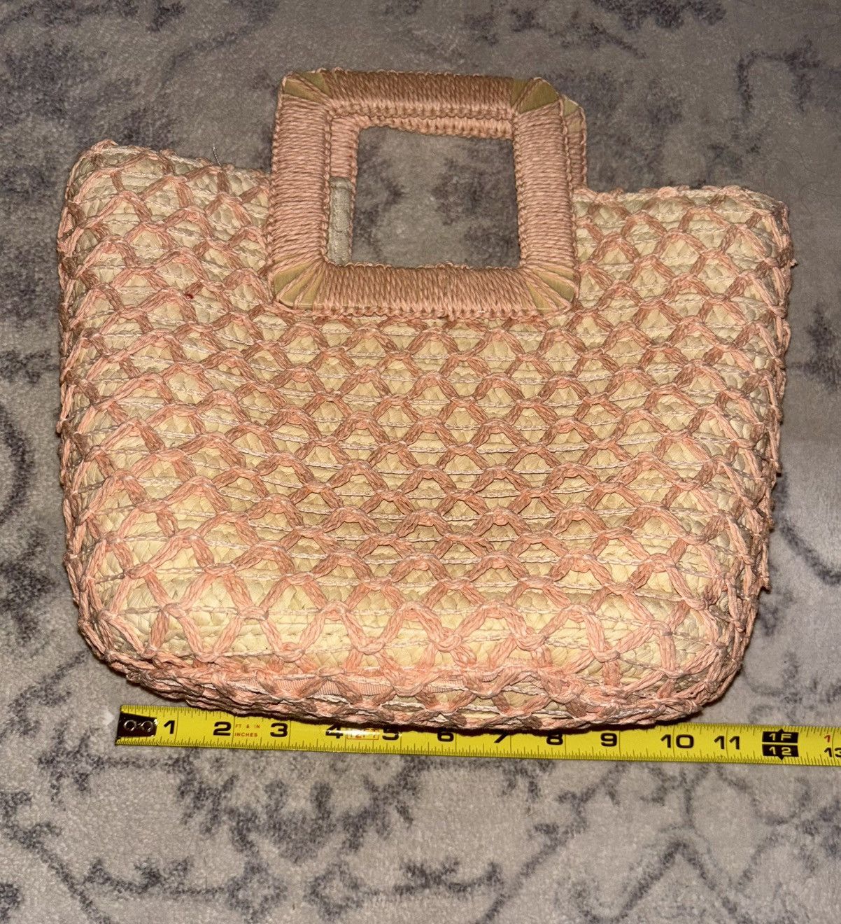 The Unbranded Brand Small Light Pink Straw Tote Bag Double Handles Open Top. EUC Size ONE SIZE - 6 Thumbnail