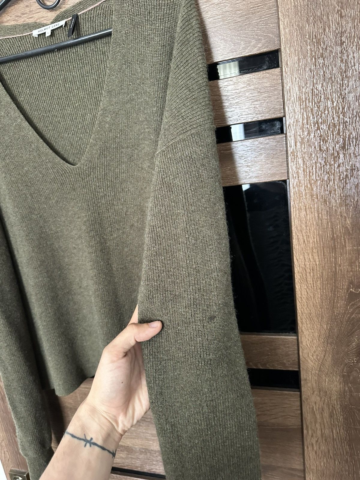 Helmut Lang Helmut Lang Cashmere V-Neck Knit Sweater Pullover Size US S / EU 44-46 / 1 - 12 Thumbnail