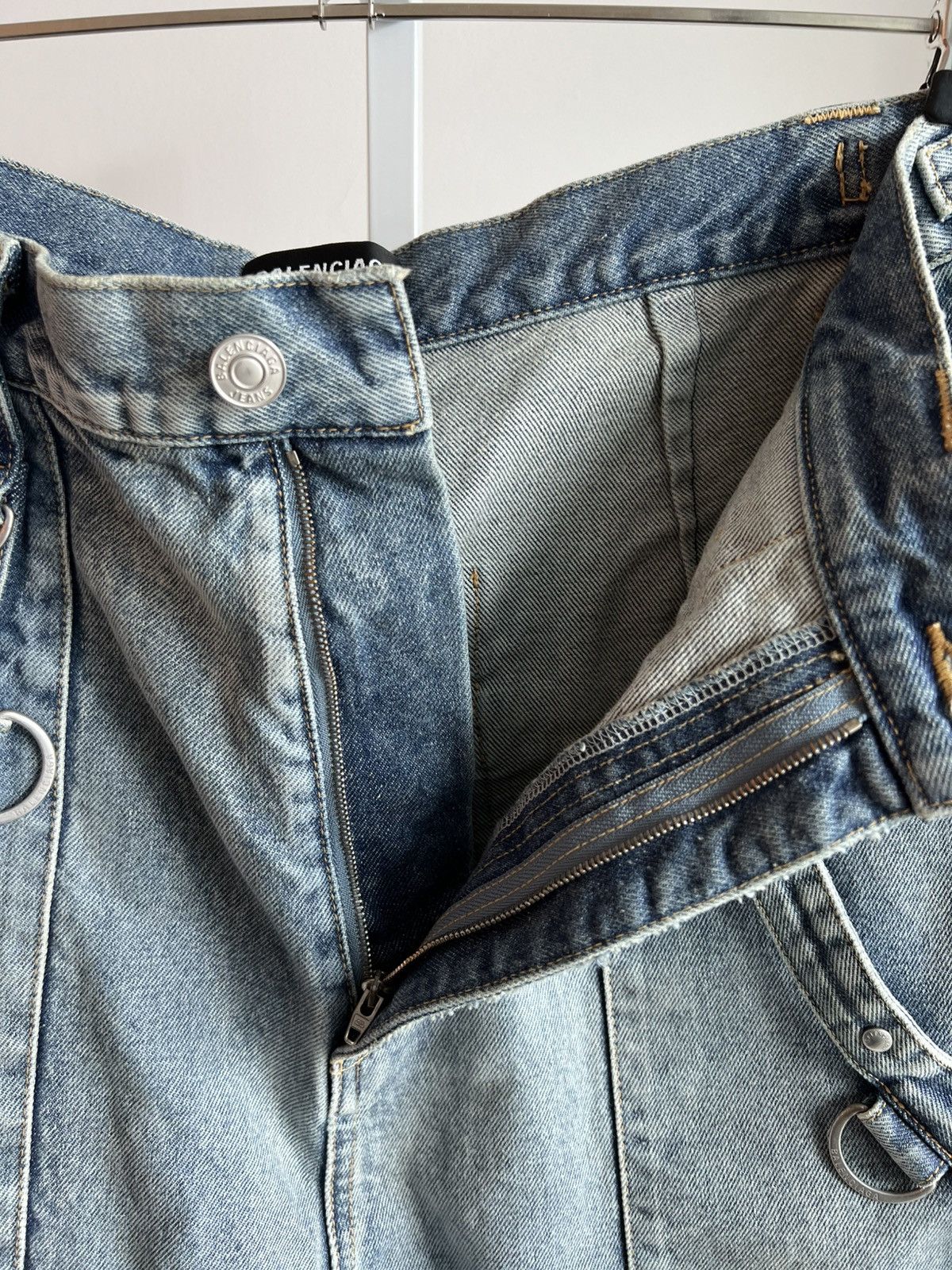 Balenciaga BALENCIAGA SPRING 22 ‘CLONES’ RAVER BAGGY DENIM PANTS Size US 33 - 14 Thumbnail