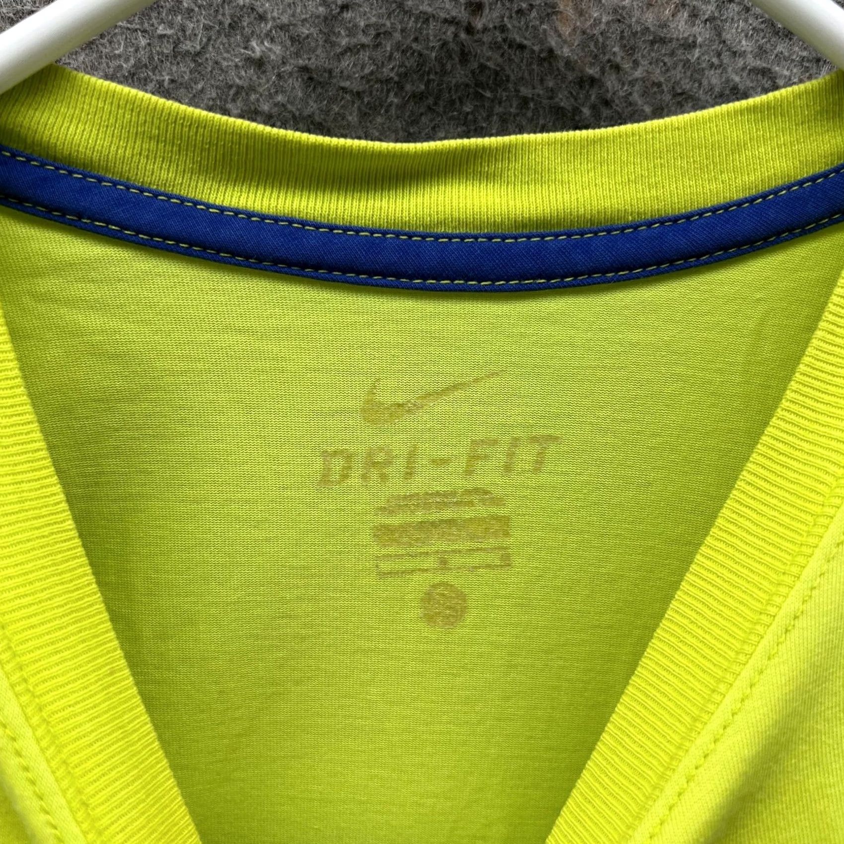 Nike VINTAGE Nike Shirt Mens Small Green Neon Crewneck Athletic Swoosh Logo Jersey Knit Size US S / EU 44-46 / 1 - 6 Thumbnail